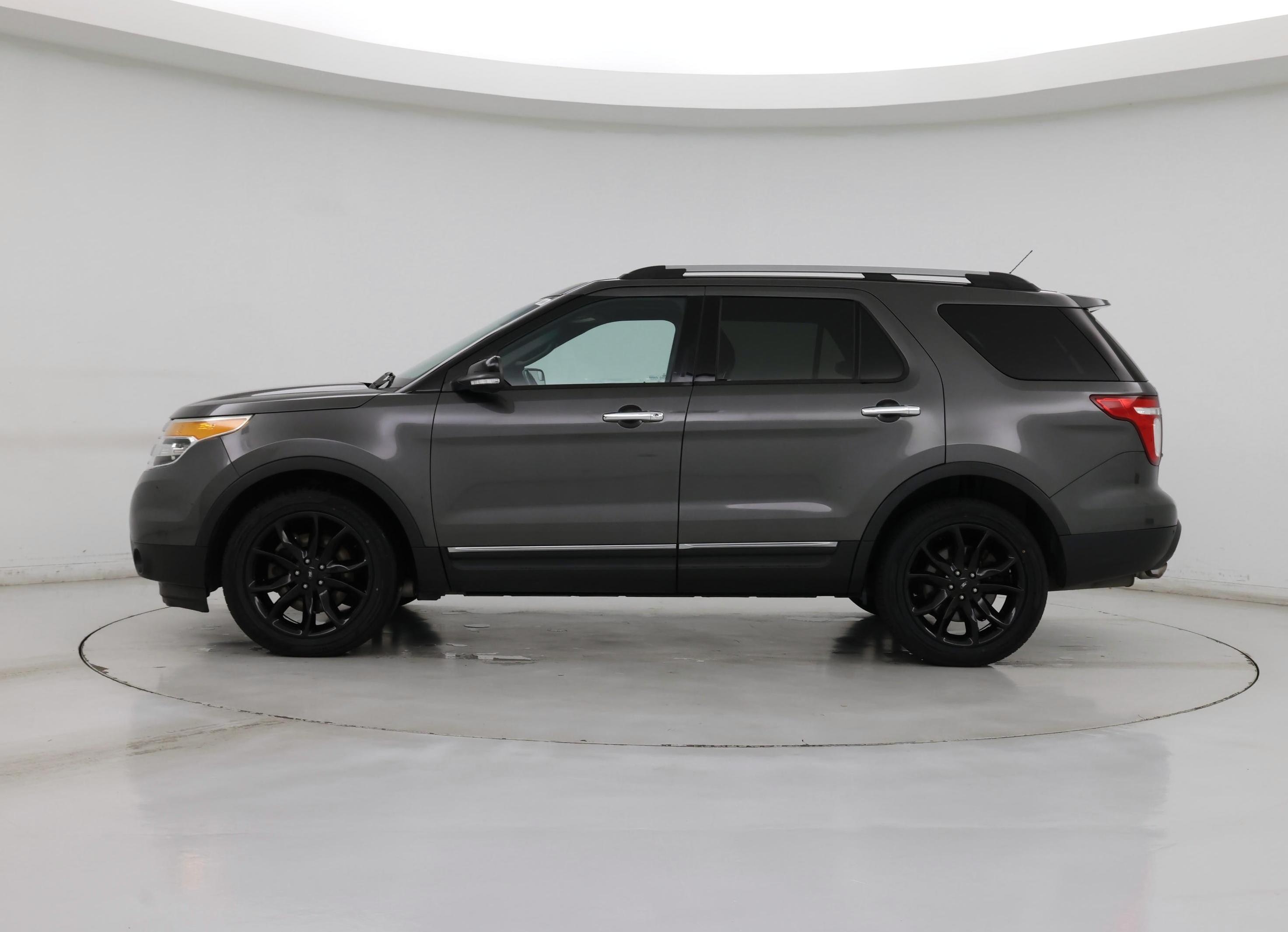 Thumbnail: 2015 Ford Explorer - 3