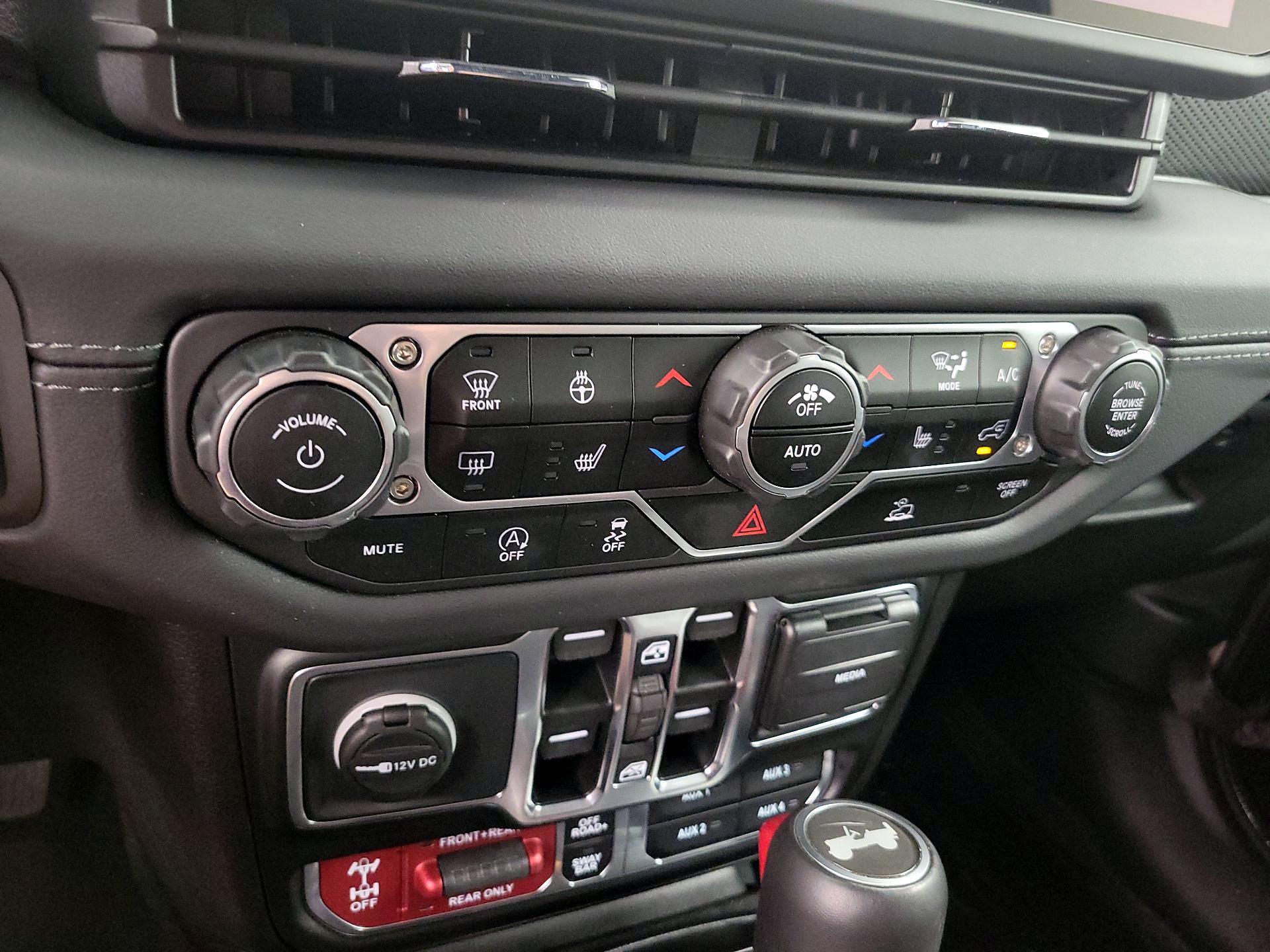 Thumbnail: 2024 Jeep Wrangler - 16
