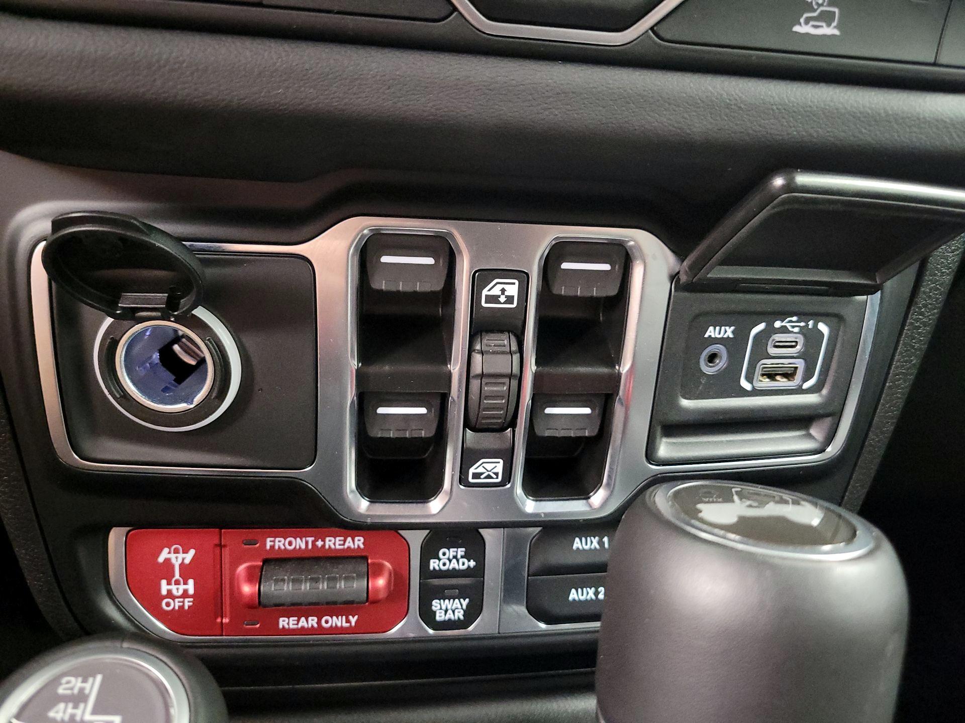 Thumbnail: 2024 Jeep Wrangler - 18
