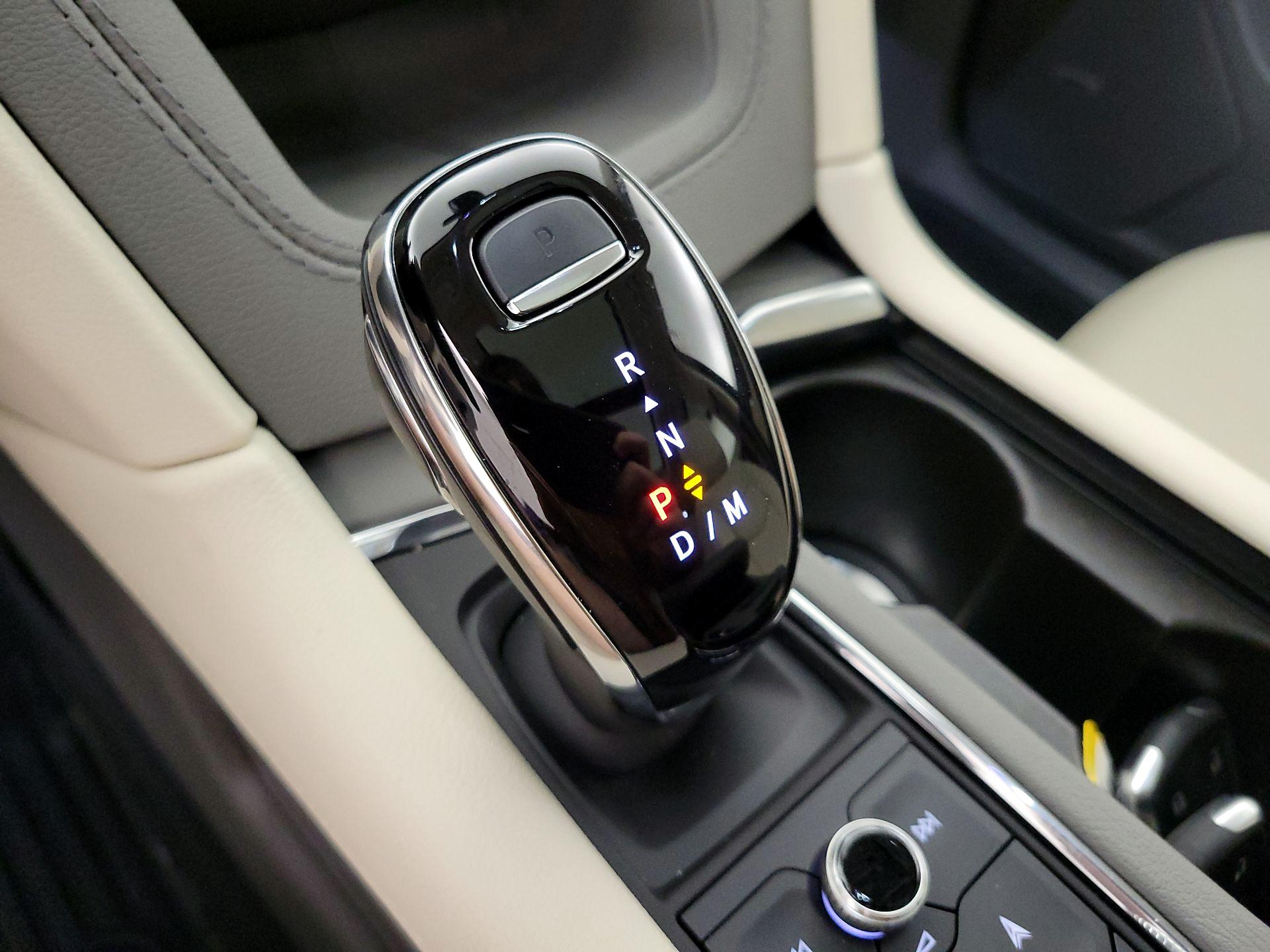 Thumbnail: 2024 Cadillac XT6 - 18