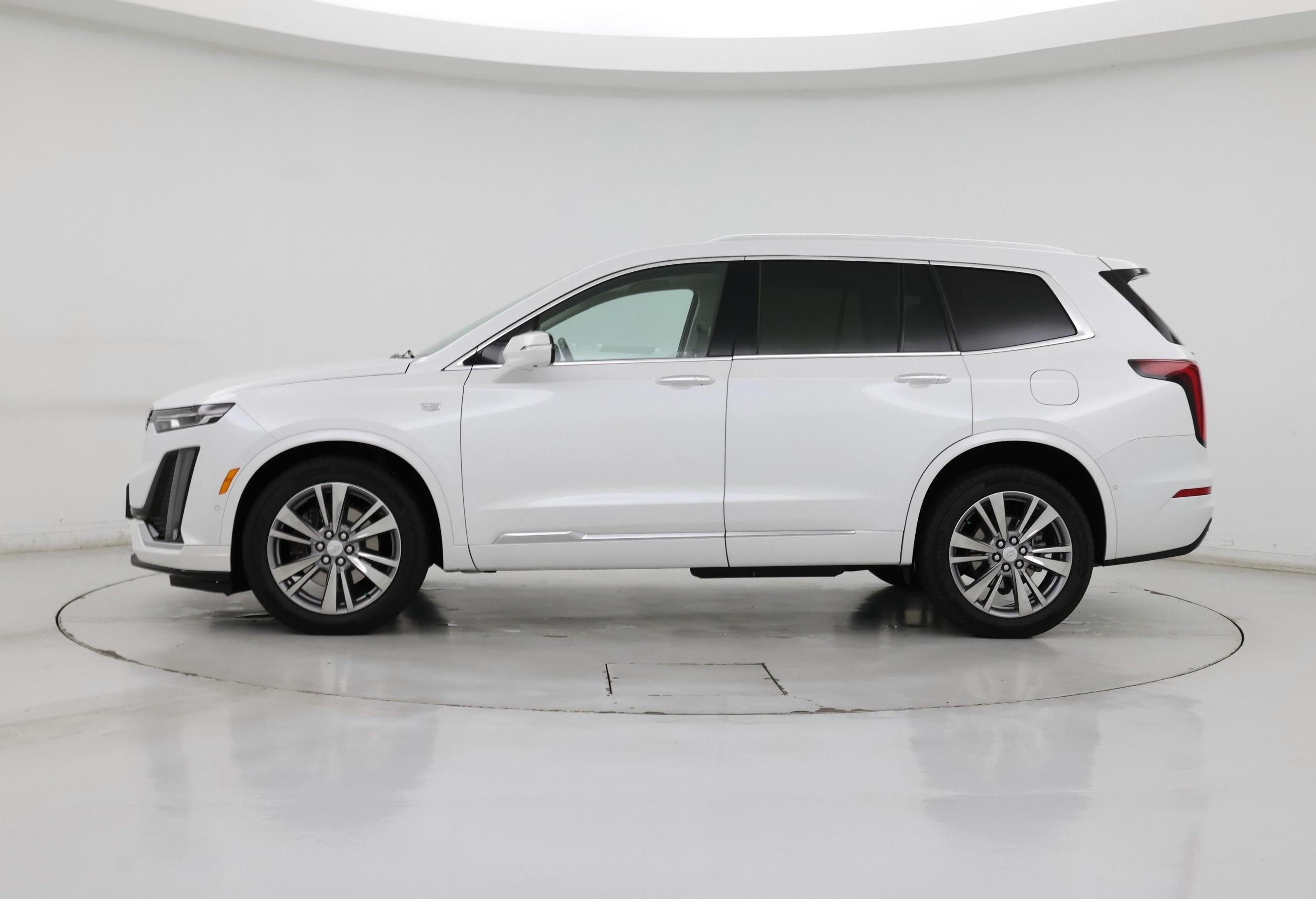 Thumbnail: 2024 Cadillac XT6 - 3