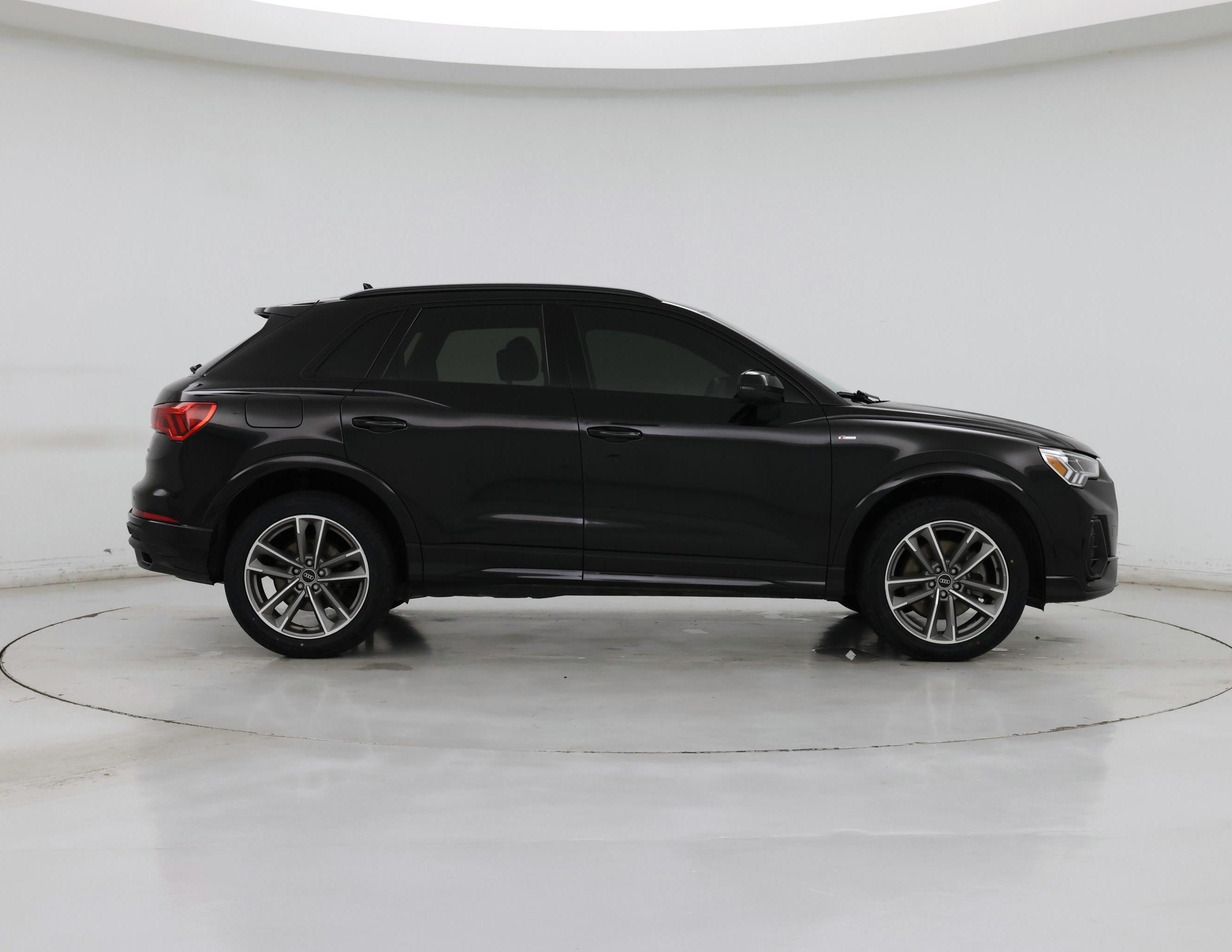 Thumbnail: 2023 Audi Q3 - 7