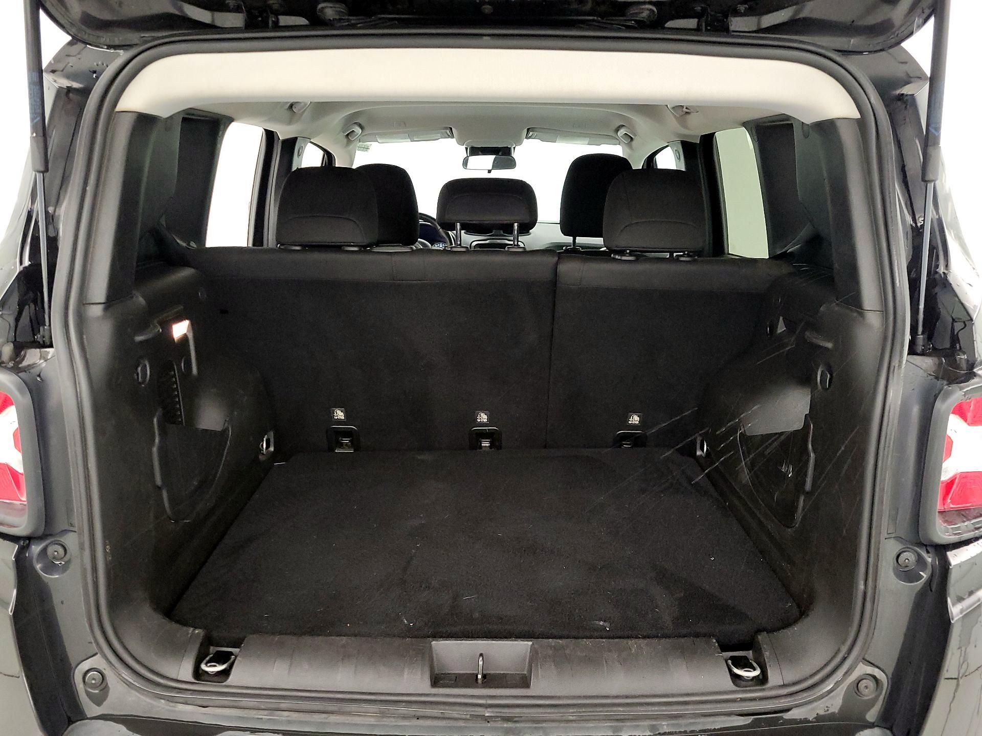 Thumbnail: 2020 Jeep Renegade - 20