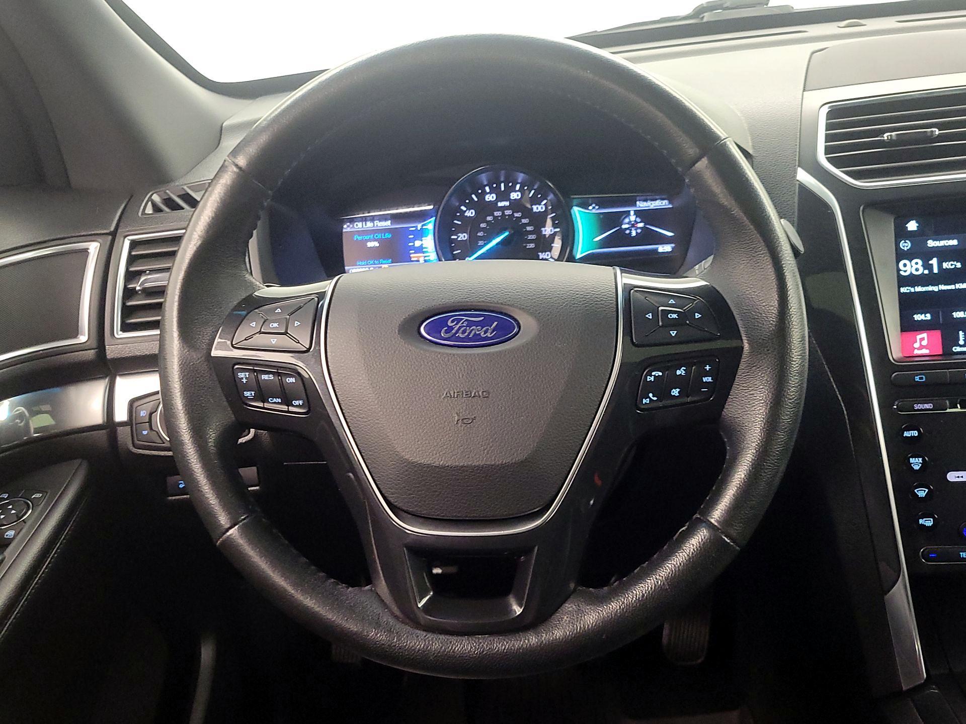 Thumbnail: 2017 Ford Explorer - 10