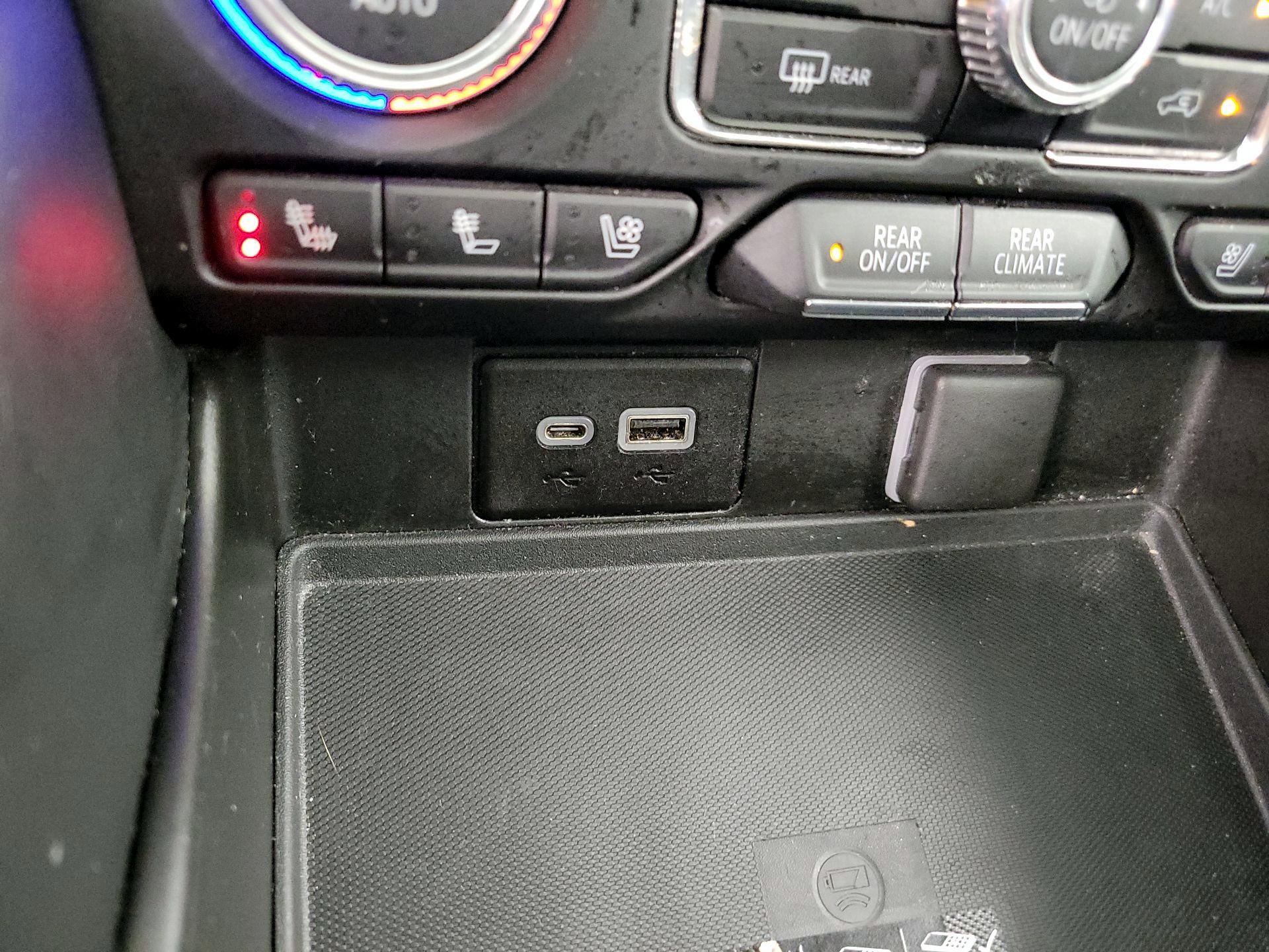 Thumbnail: 2022 GMC Yukon - 18