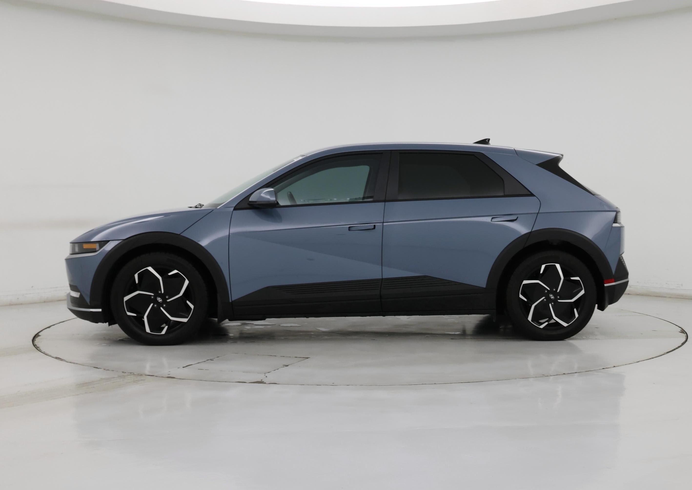 Thumbnail: 2023 Hyundai Ioniq 5 - 3