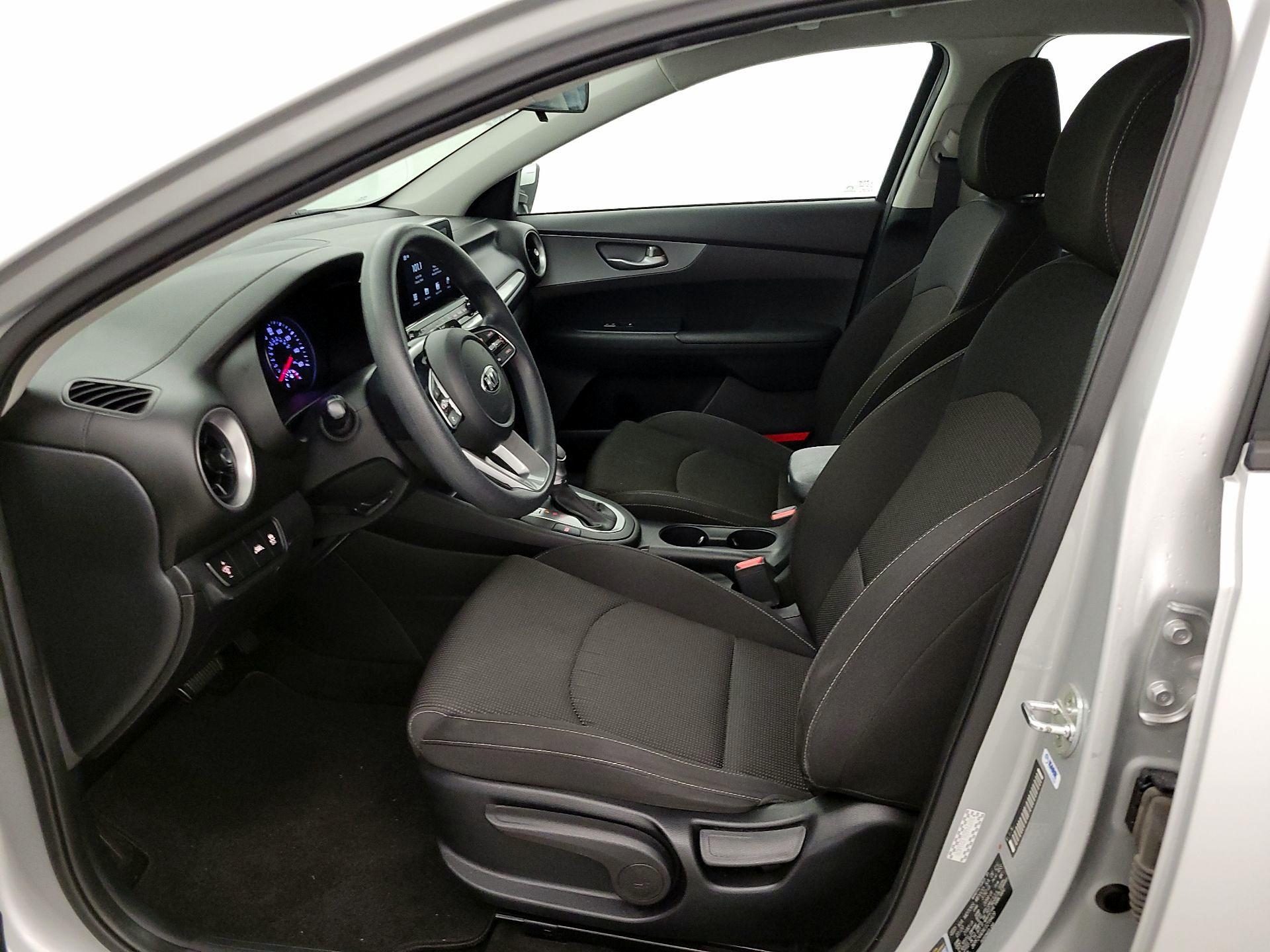 Thumbnail: 2020 Kia Forte - 11