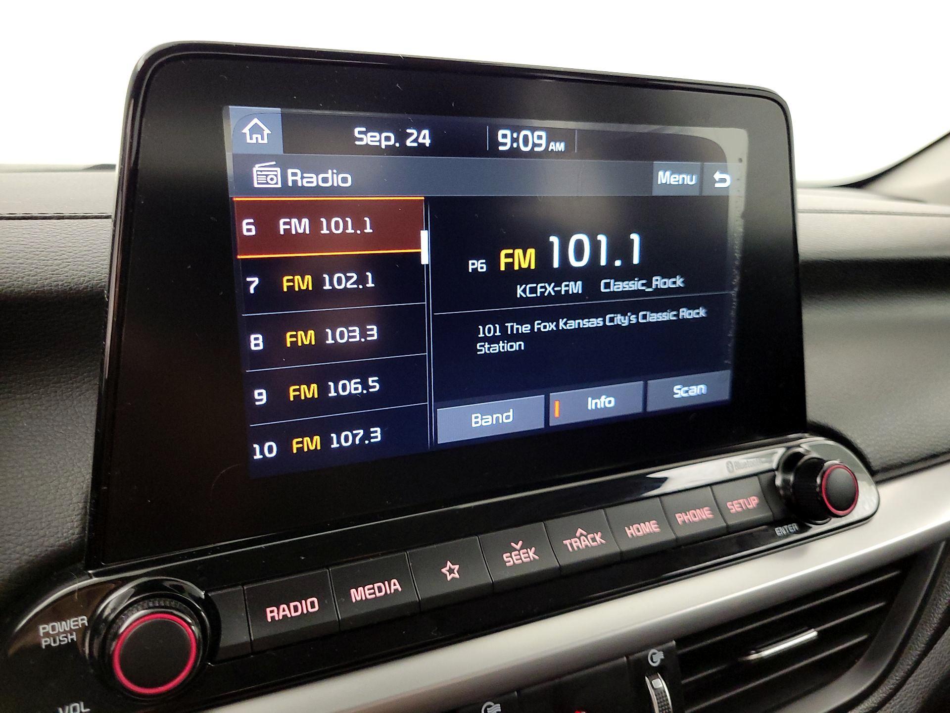 Thumbnail: 2020 Kia Forte - 15