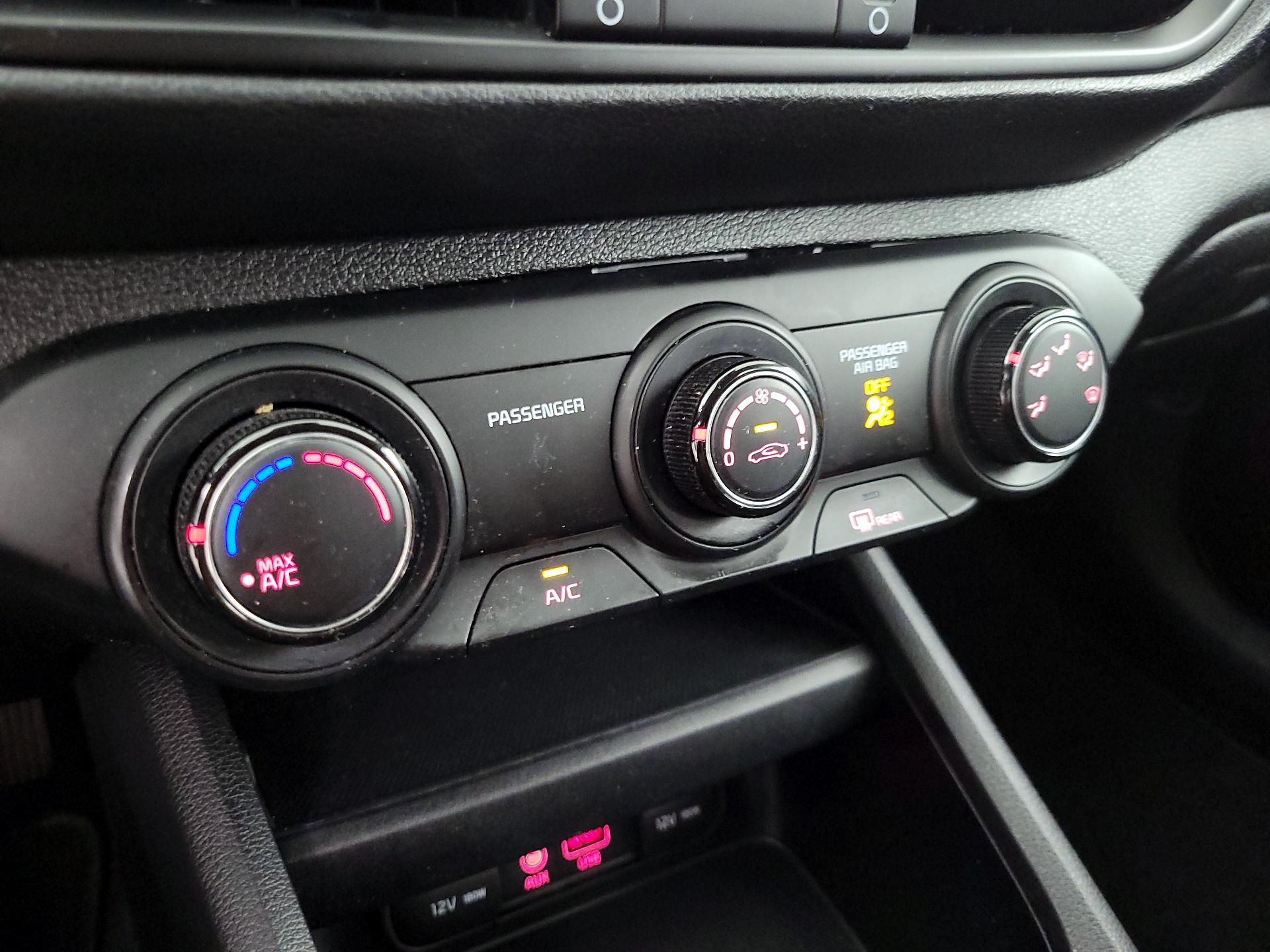 Thumbnail: 2020 Kia Forte - 16