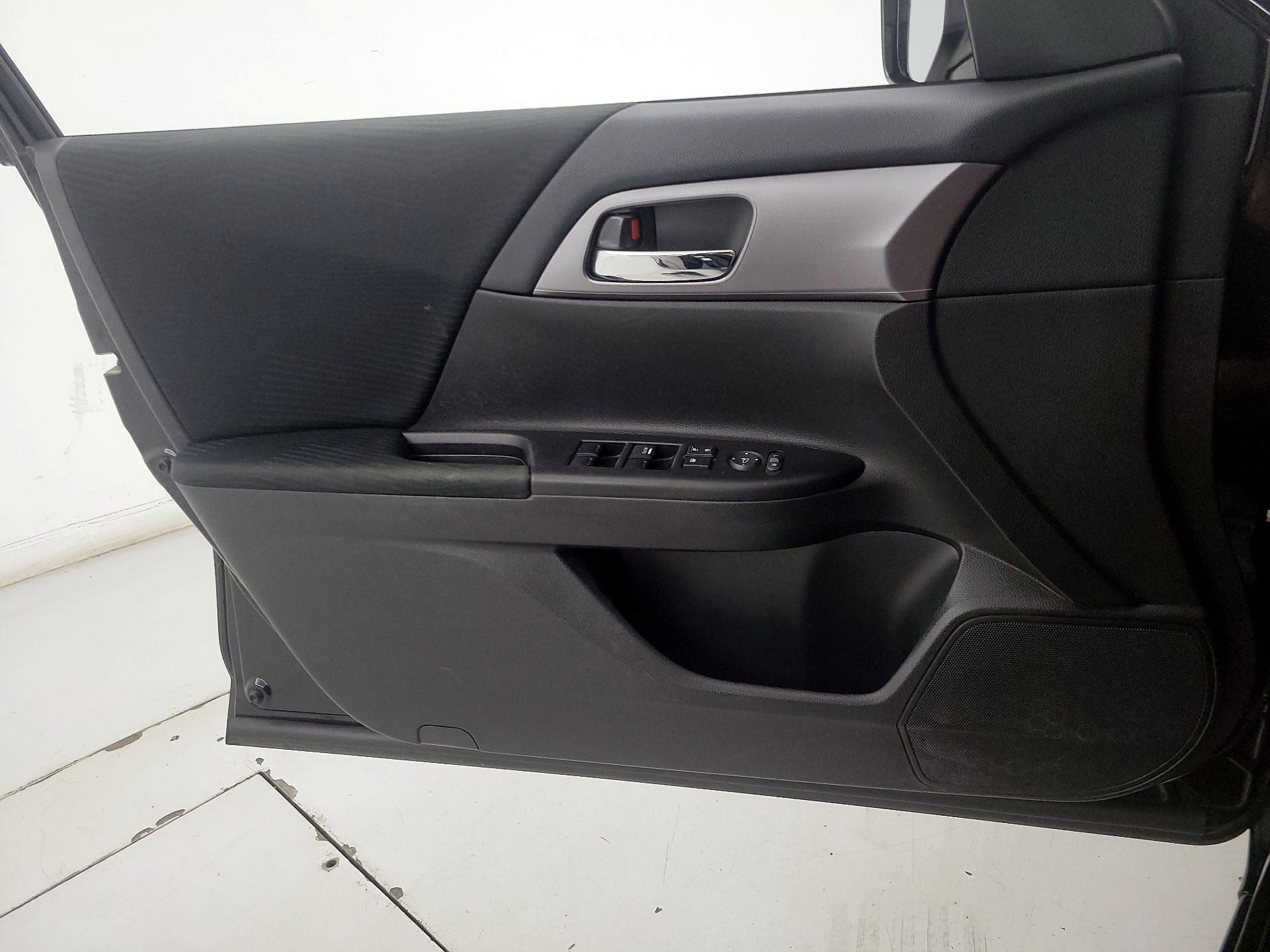 Thumbnail: 2015 Honda Accord - 12