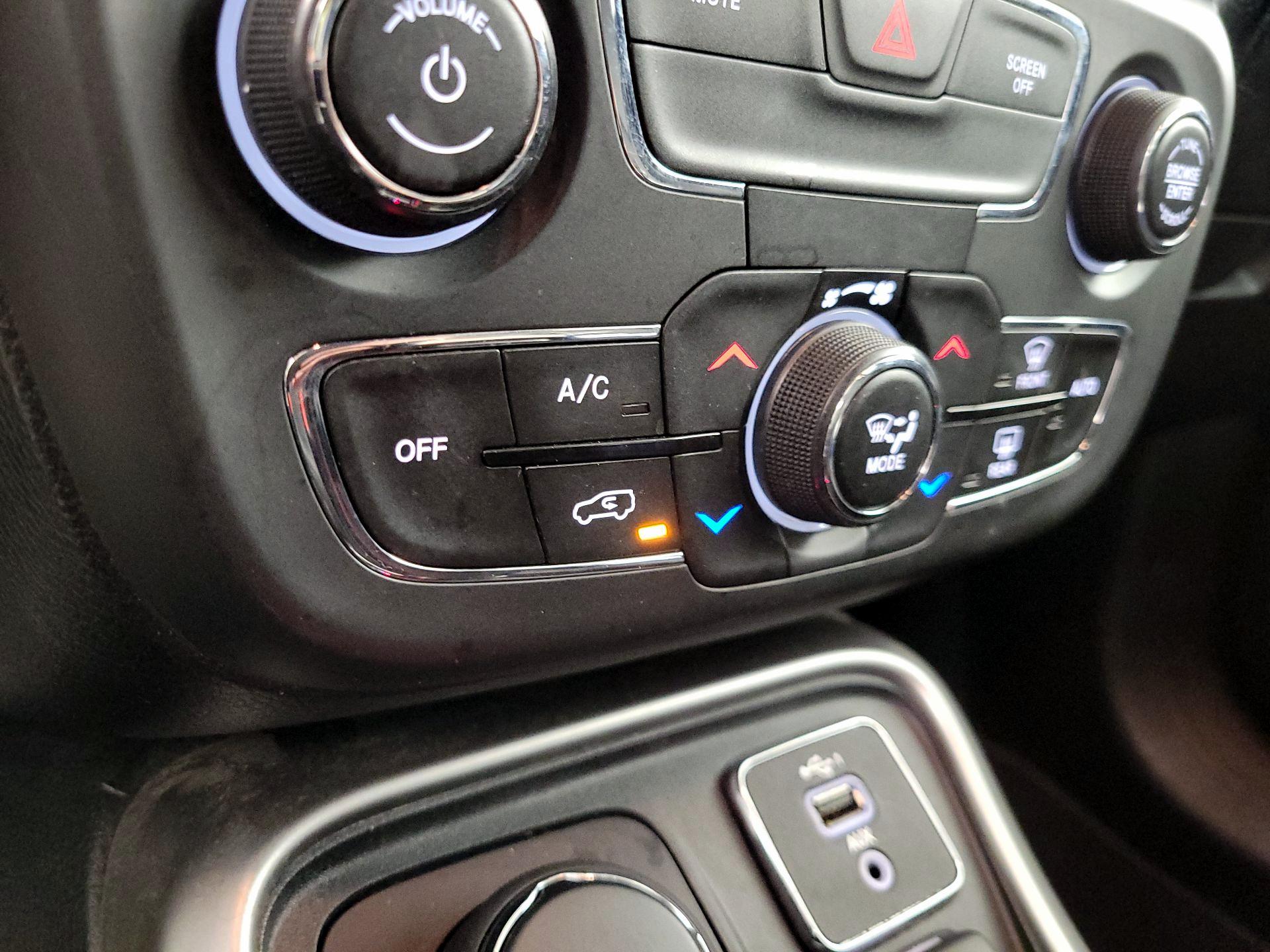 Thumbnail: 2021 Jeep Compass - 17