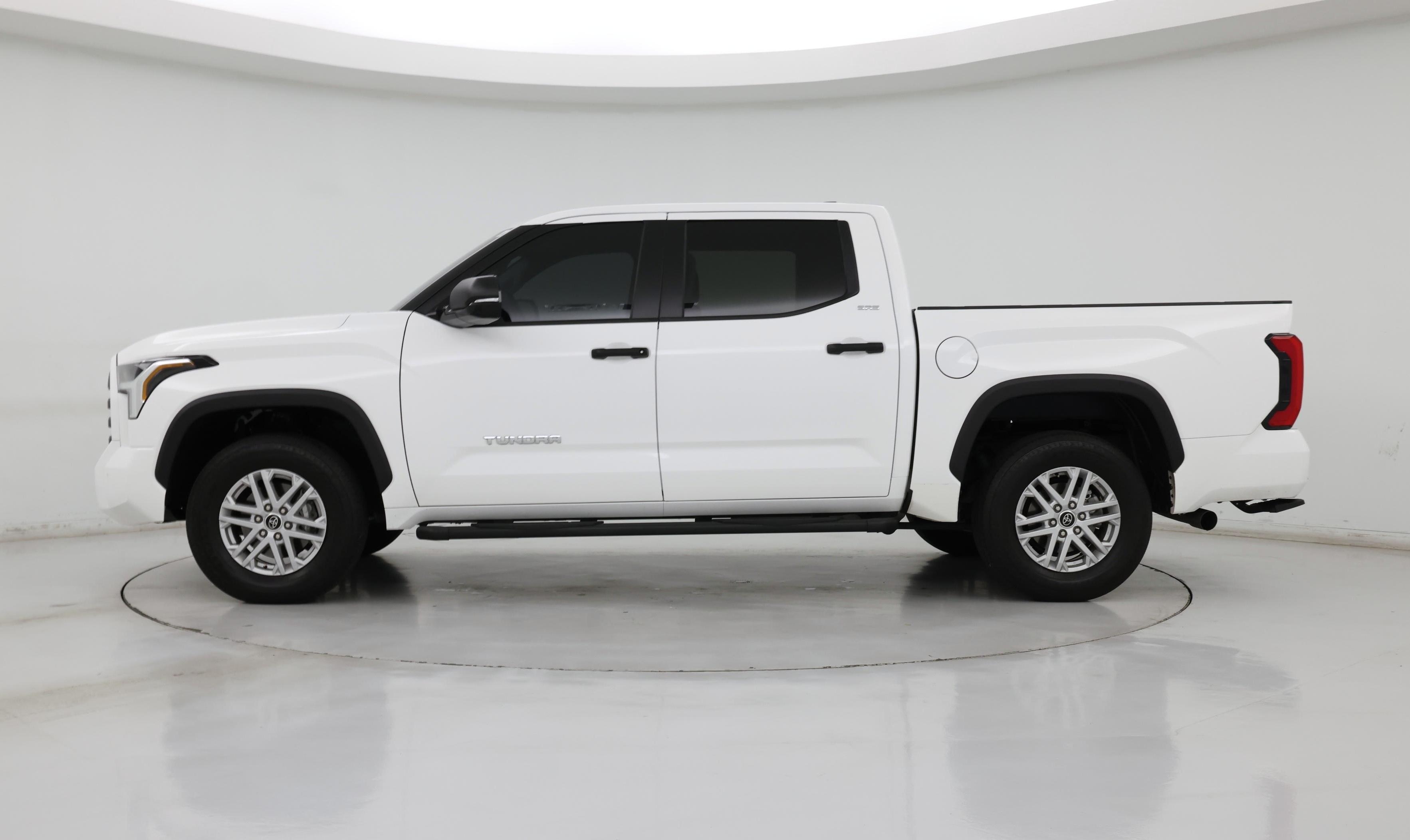 Thumbnail: 2024 Toyota Tundra - 3