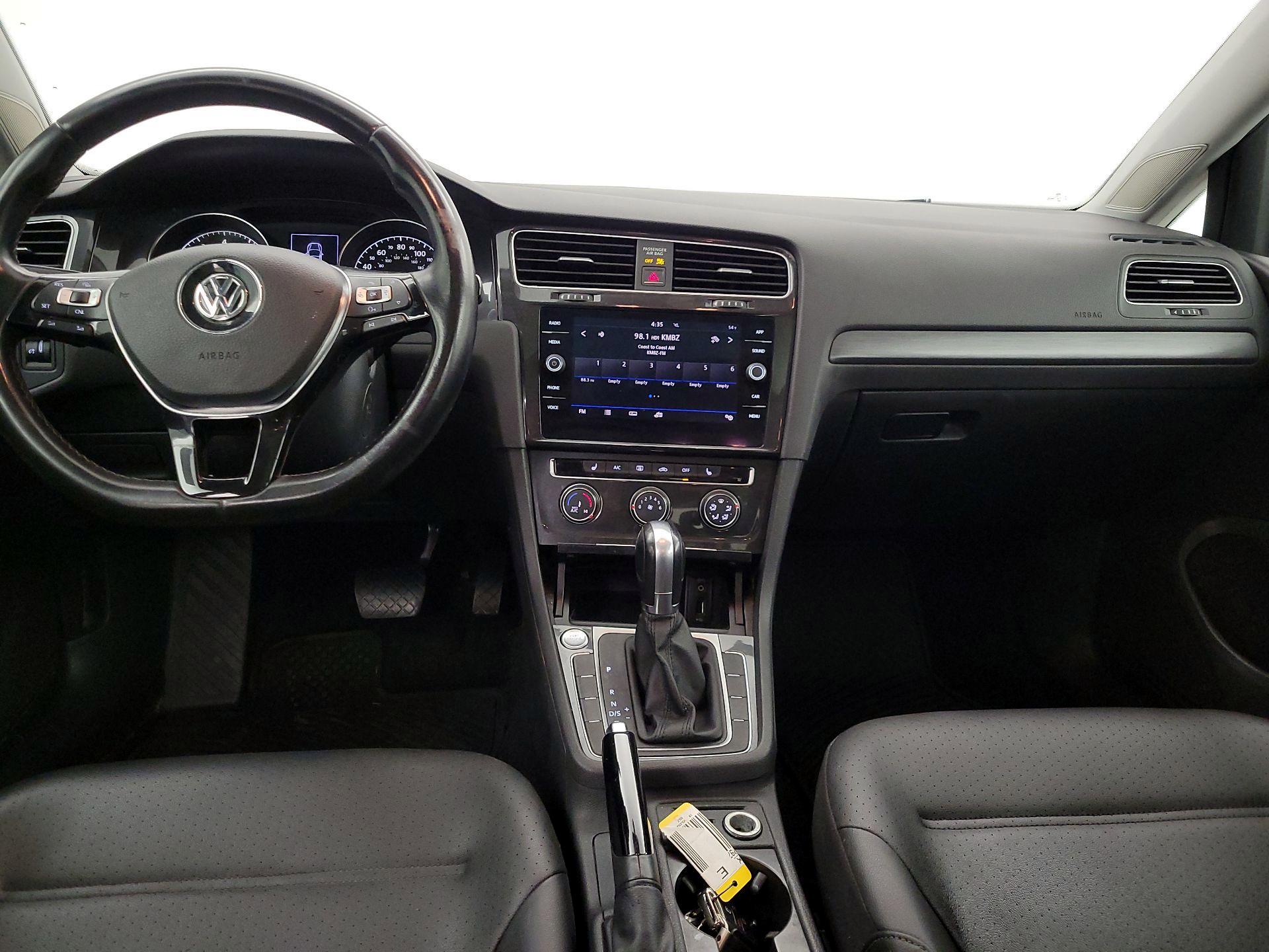 Thumbnail: 2018 Volkswagen Golf - 9