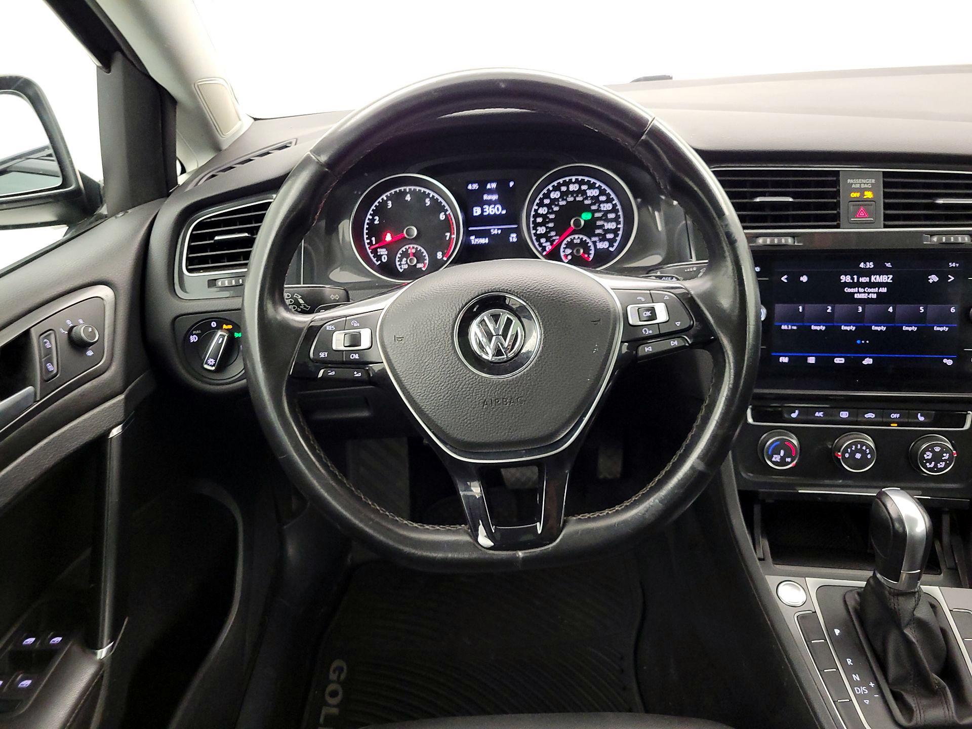 Thumbnail: 2018 Volkswagen Golf - 10