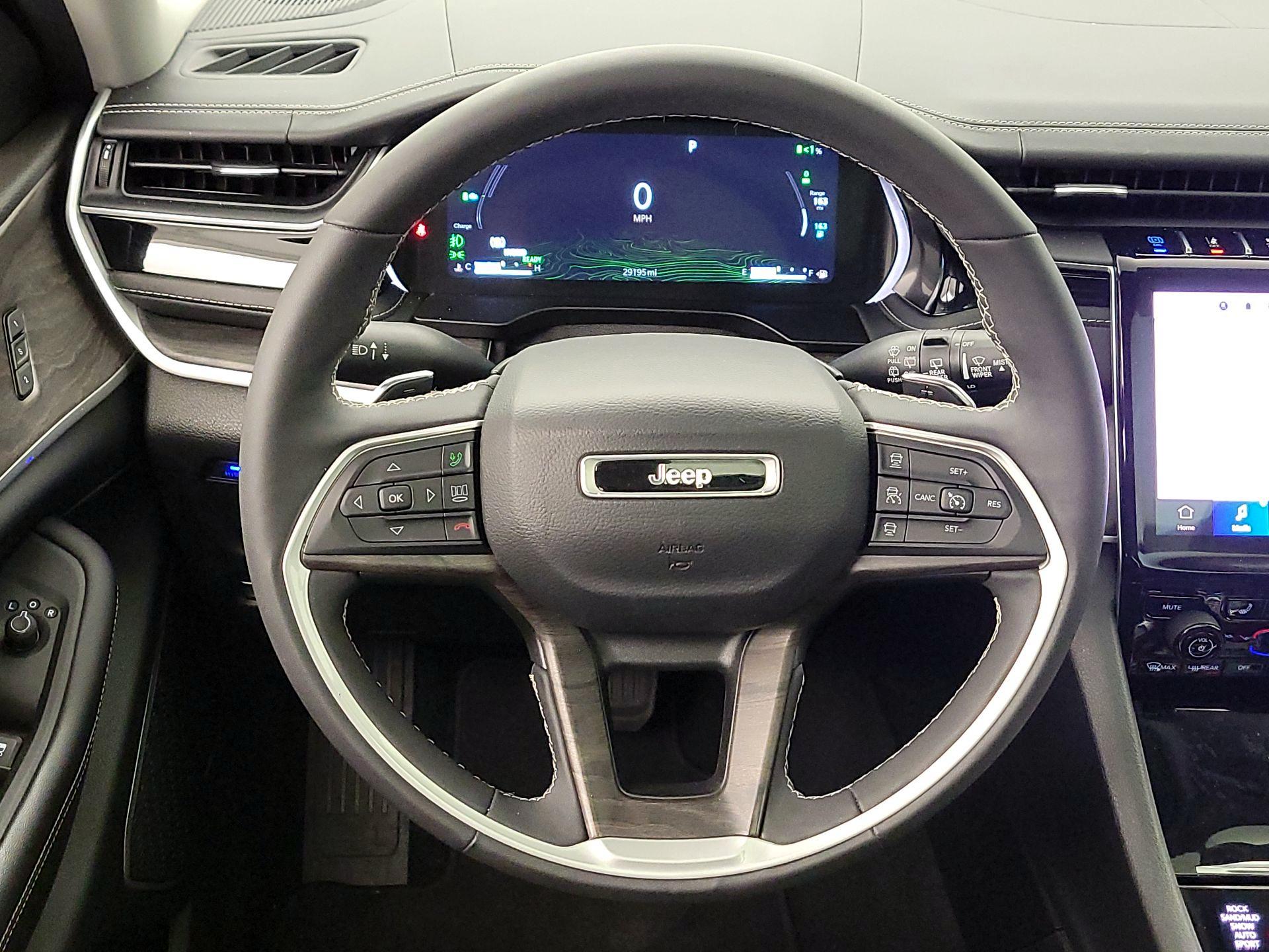 Thumbnail: 2022 Jeep Grand Cherokee - 10