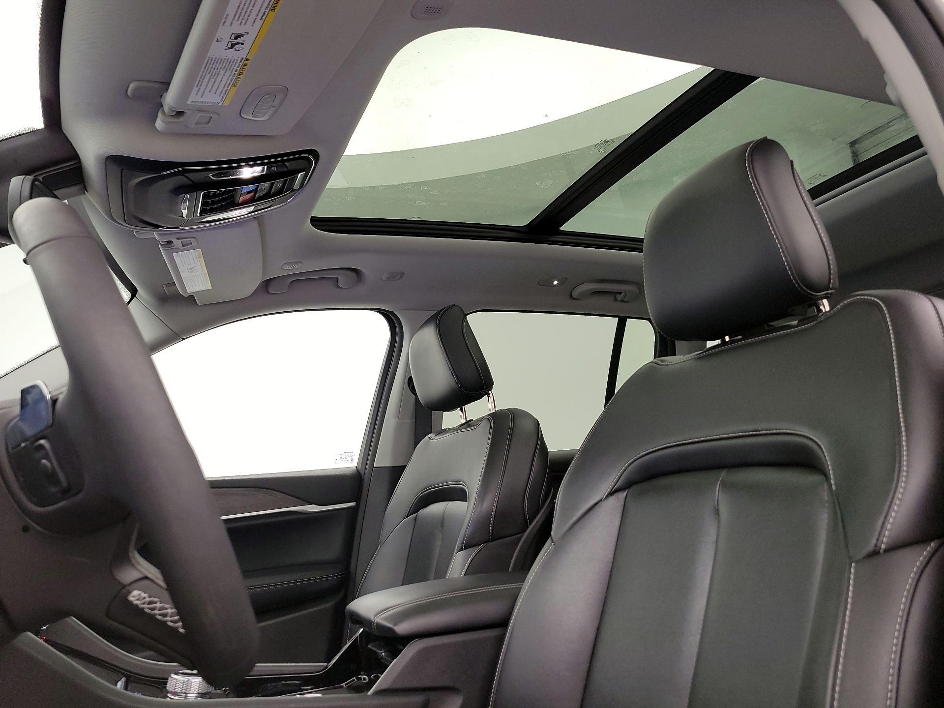 Thumbnail: 2022 Jeep Grand Cherokee - 20