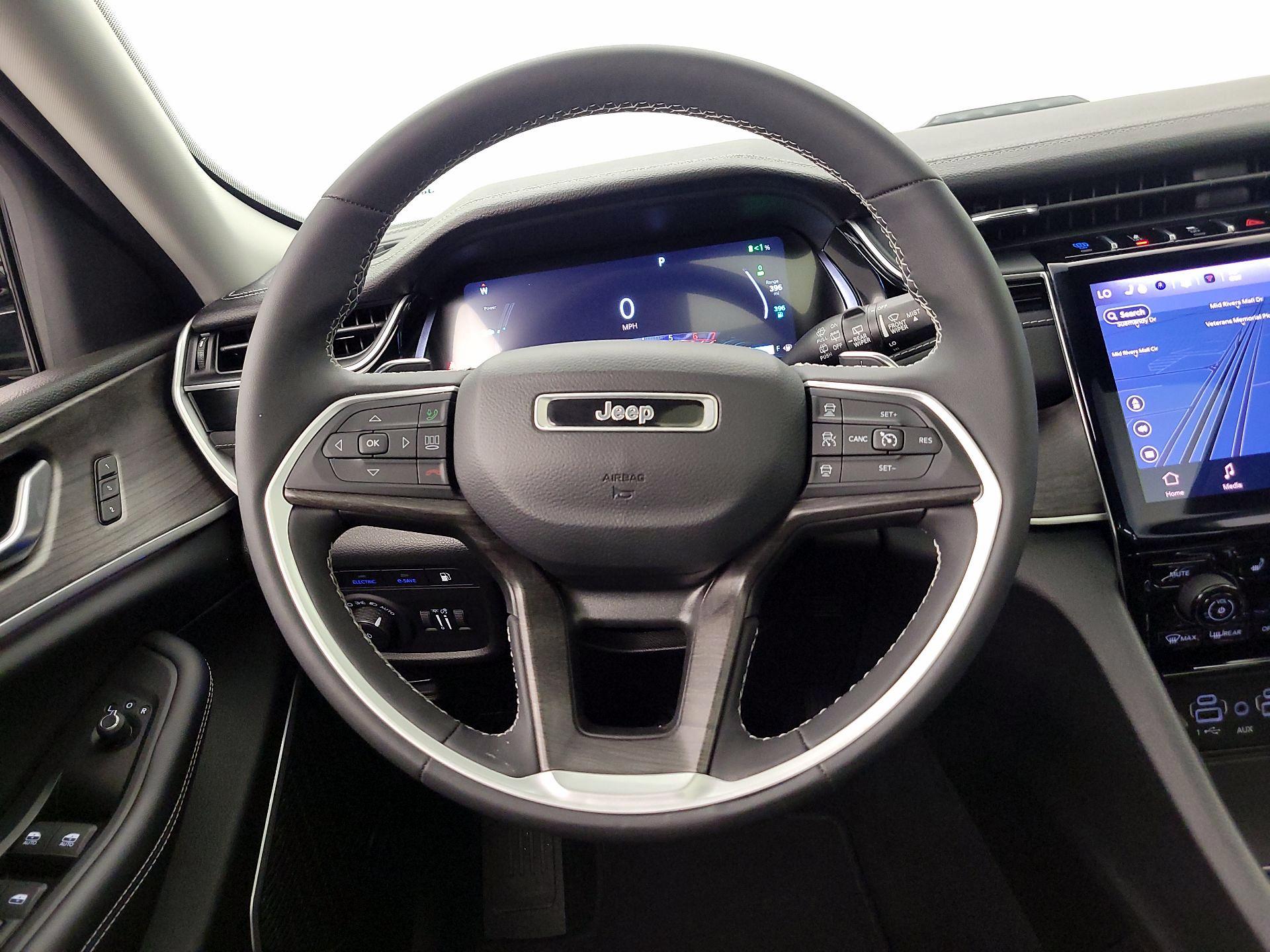Thumbnail: 2023 Jeep Grand Cherokee - 10