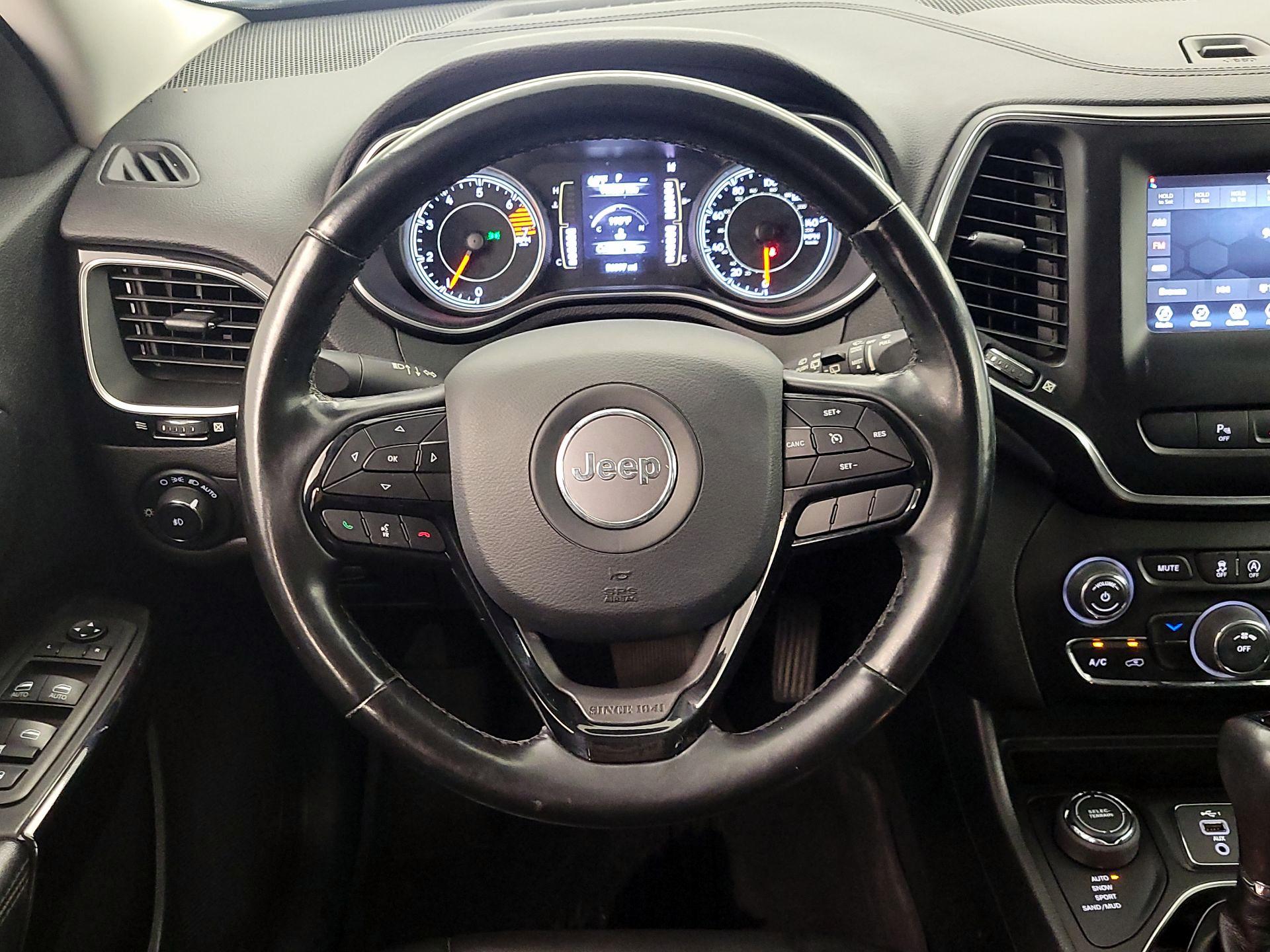 Thumbnail: 2021 Jeep Cherokee - 10