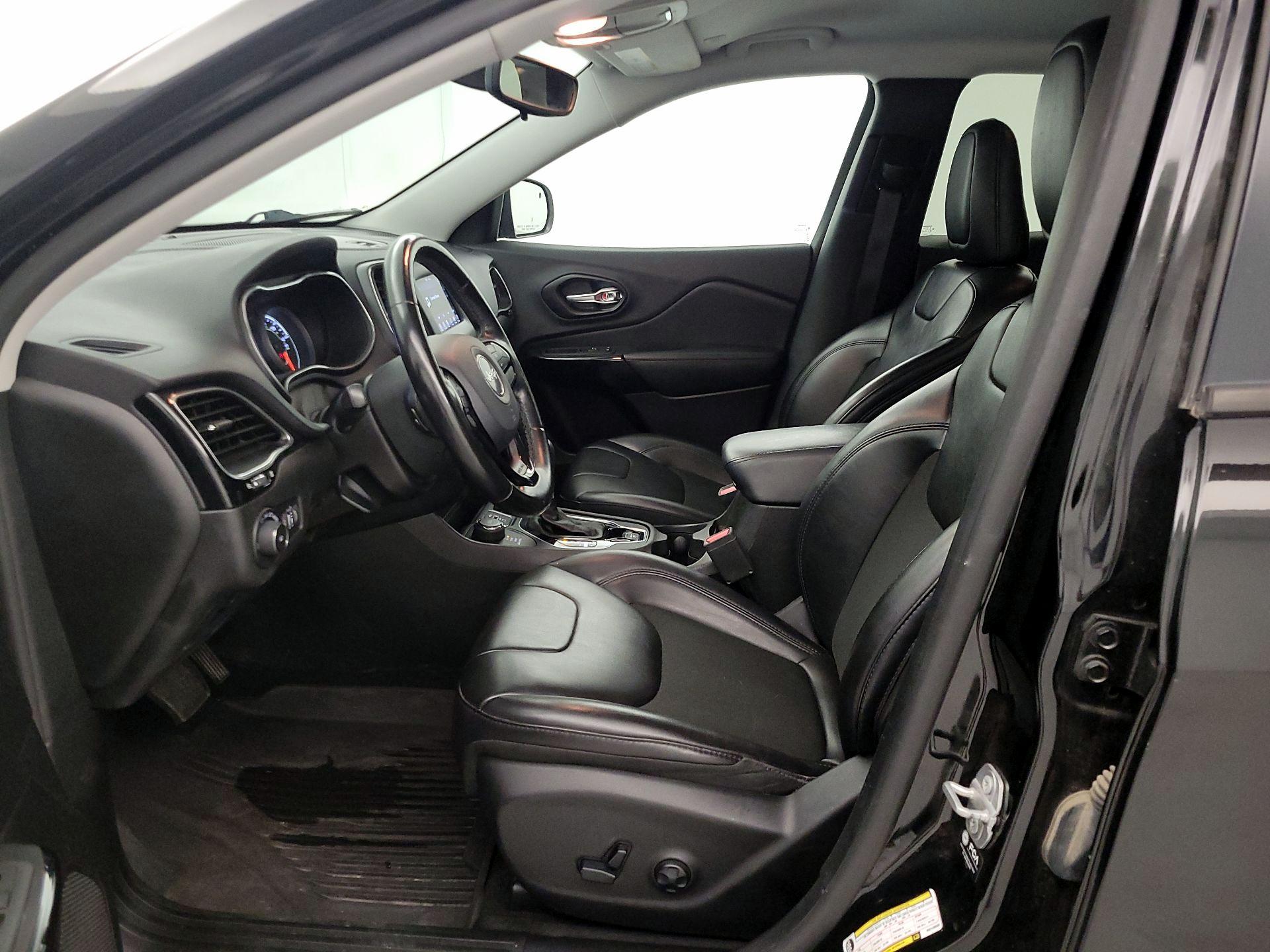 Thumbnail: 2021 Jeep Cherokee - 11