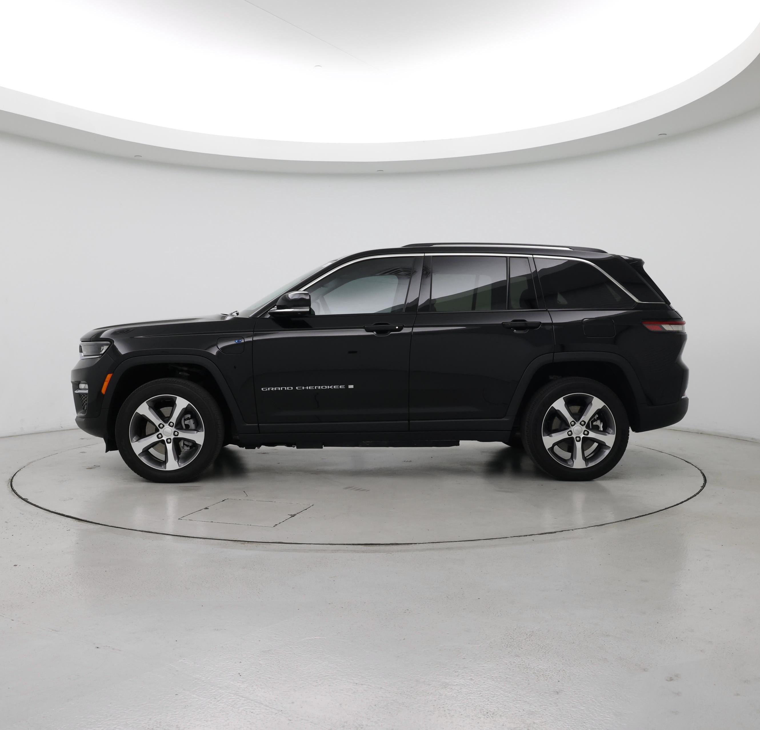 Thumbnail: 2023 Jeep Grand Cherokee - 3