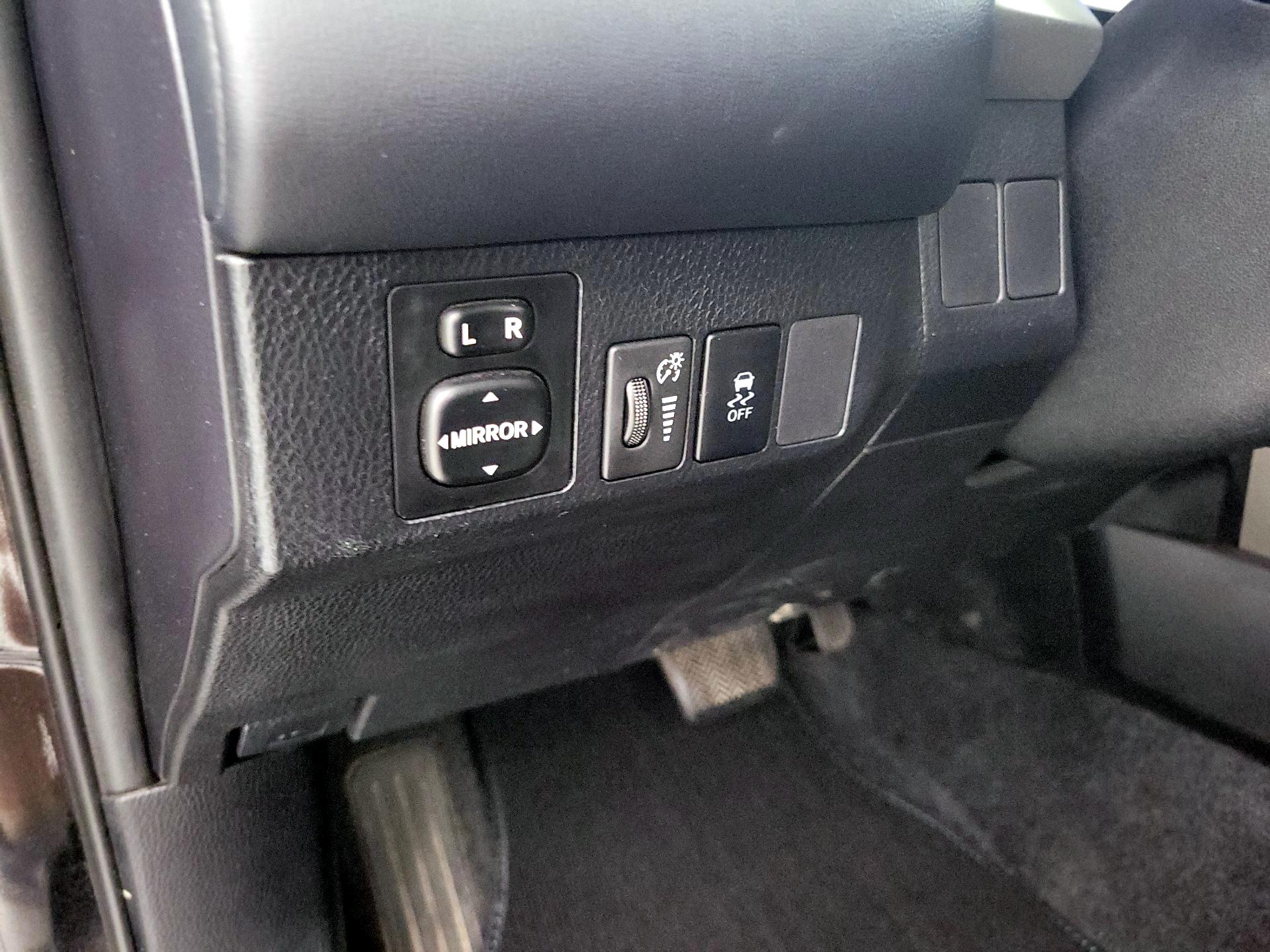 Thumbnail: 2014 Toyota RAV4 - 13