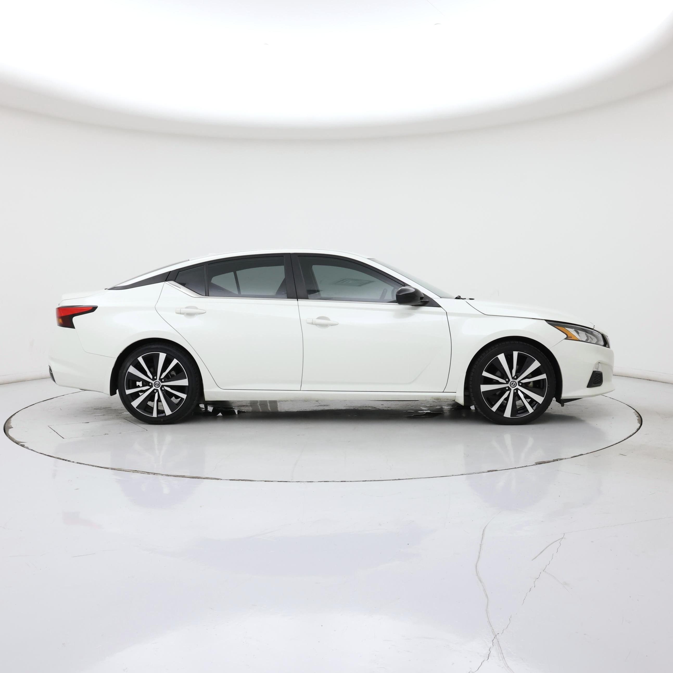 Thumbnail: 2020 Nissan Altima - 7
