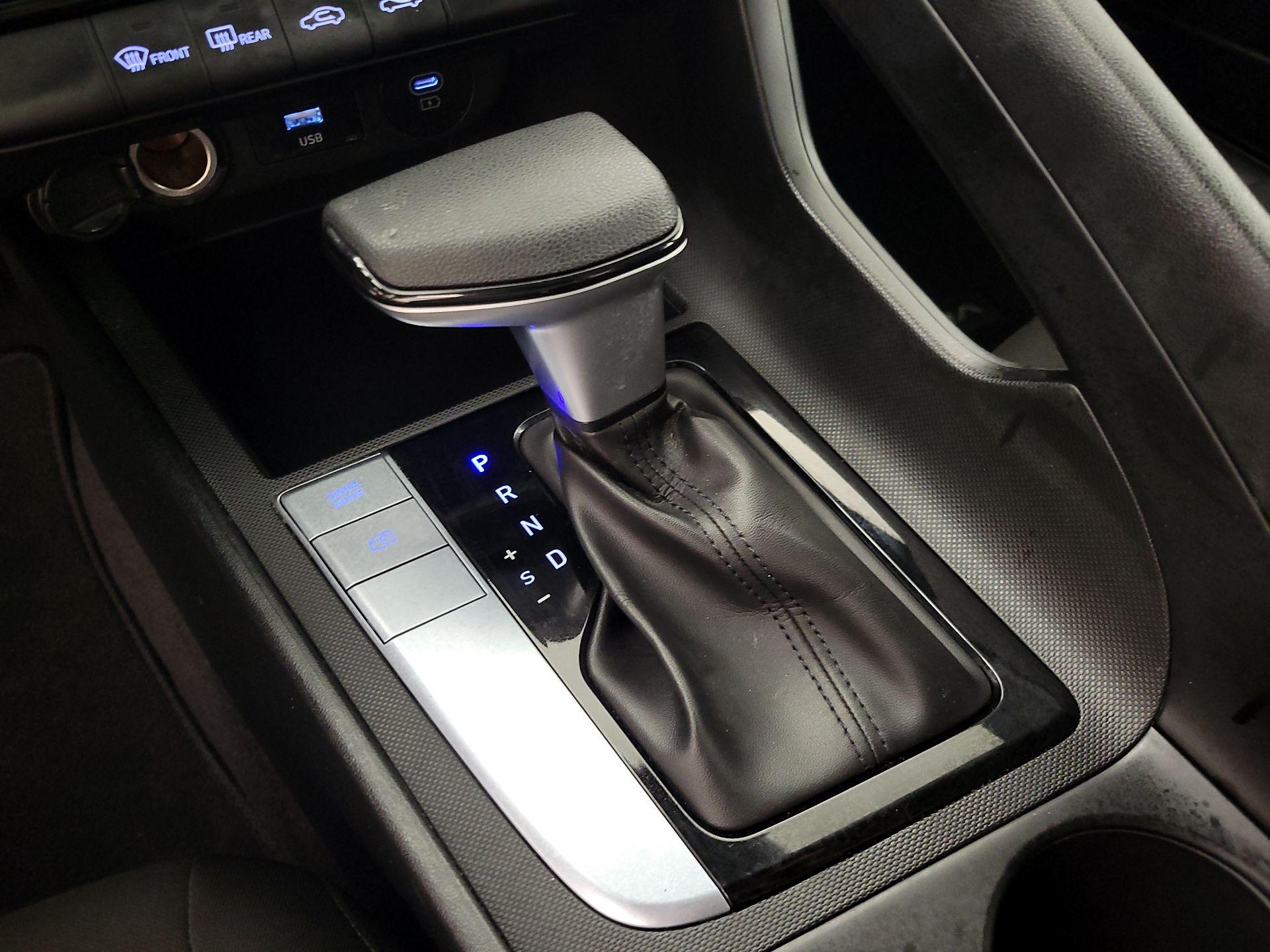 Thumbnail: 2024 Hyundai Elantra - 18