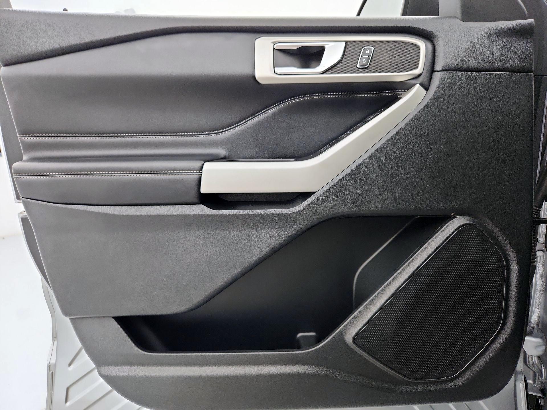 Thumbnail: 2020 Ford Explorer - 12