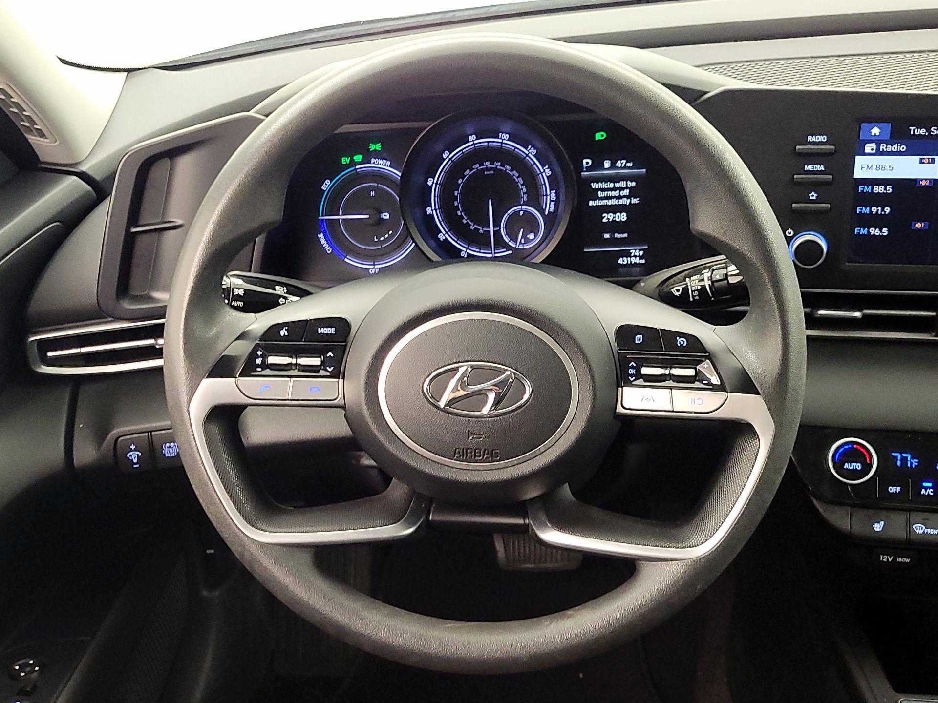 Thumbnail: 2023 Hyundai Elantra - 10