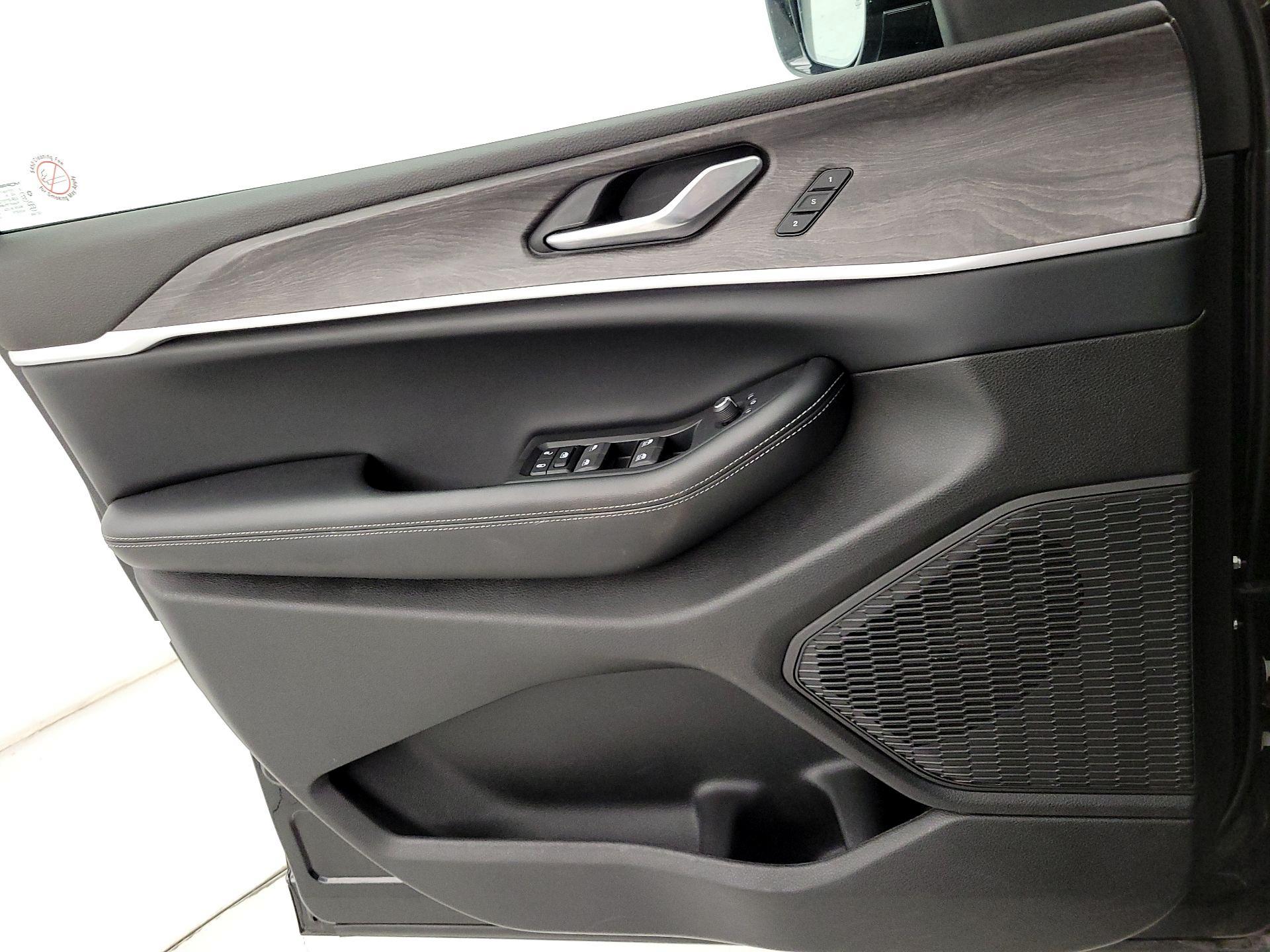 Thumbnail: 2024 Jeep Grand Cherokee L - 12