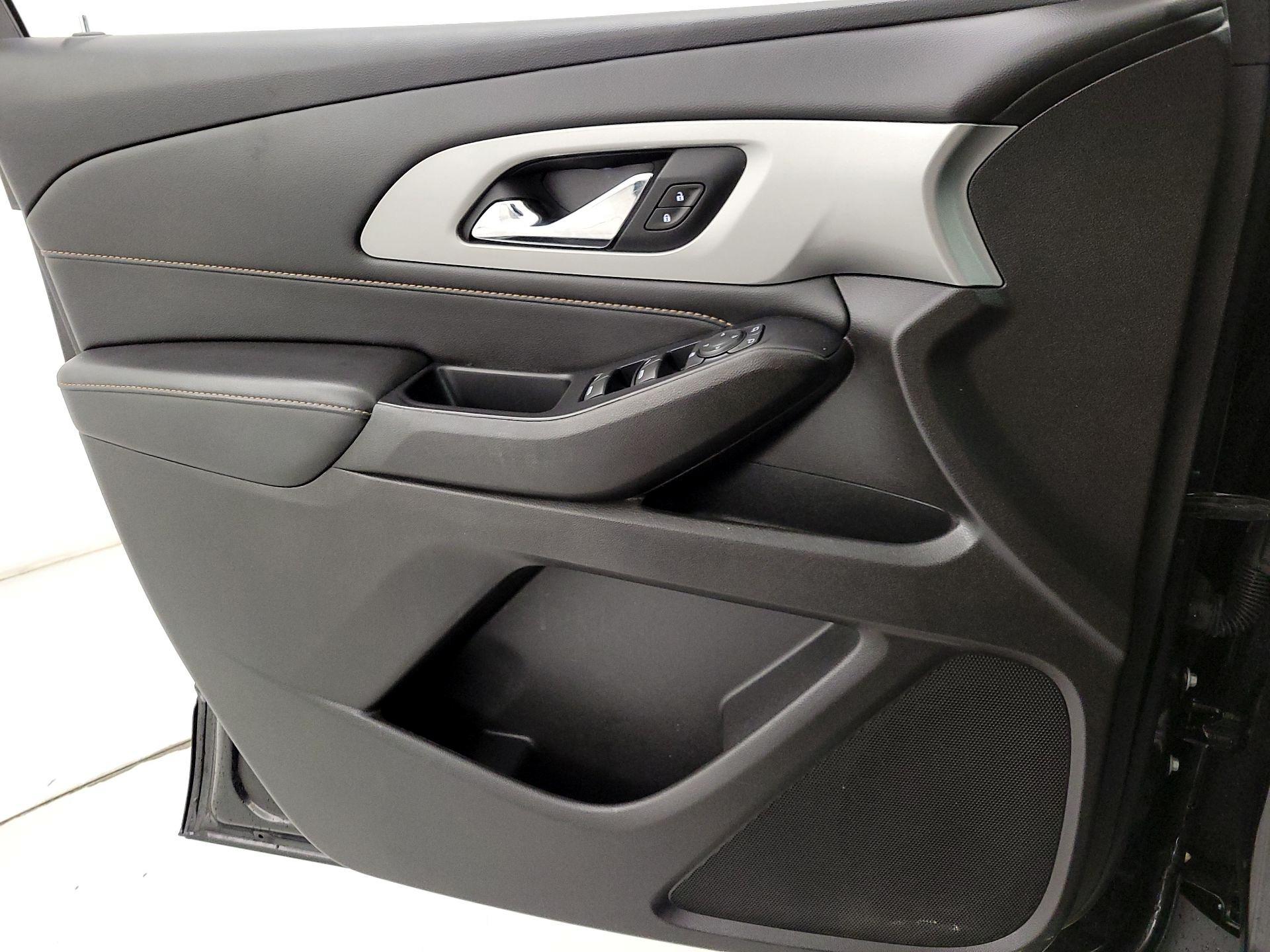 Thumbnail: 2021 Chevrolet Traverse - 12