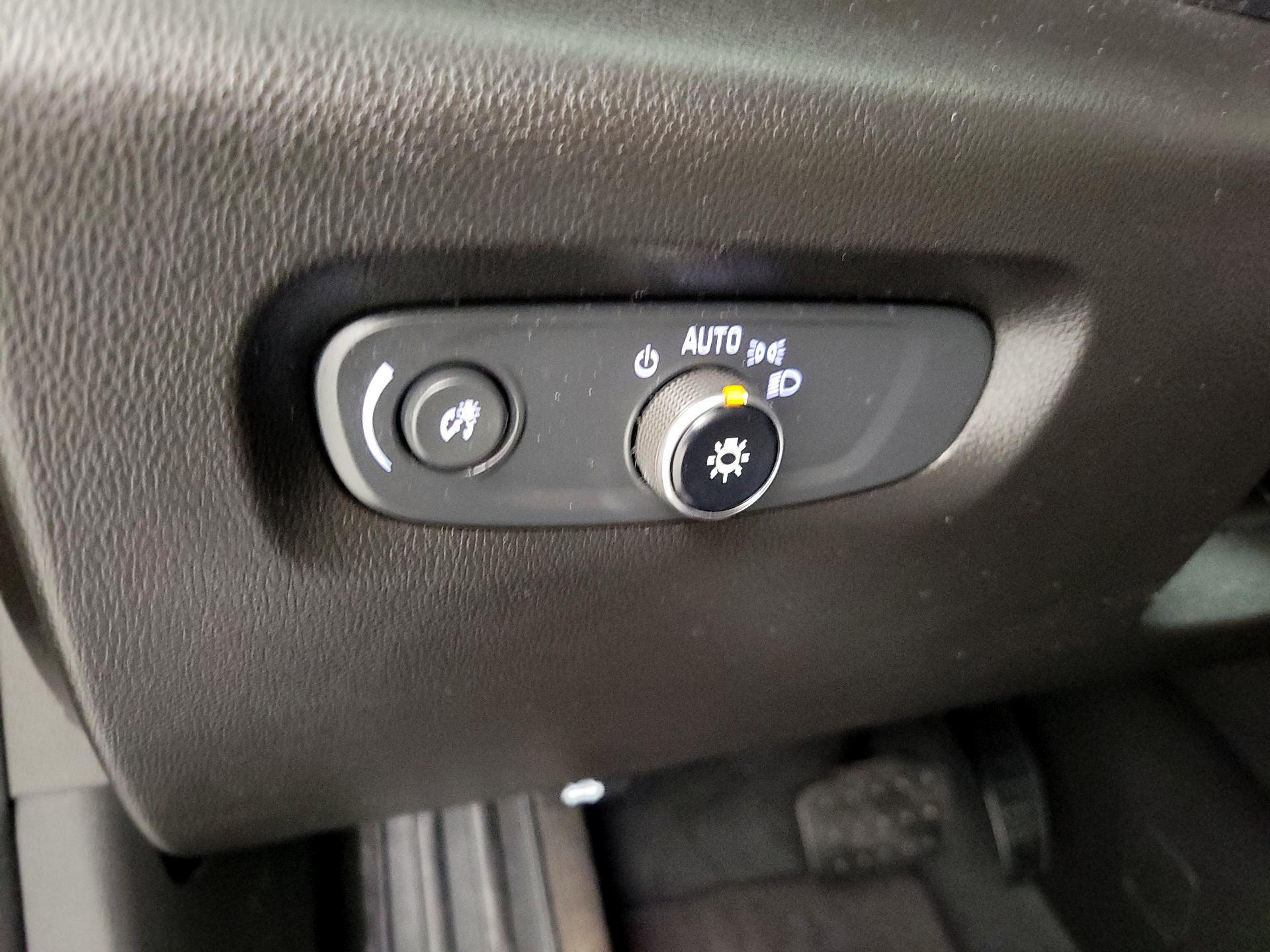 Thumbnail: 2021 Chevrolet Traverse - 13