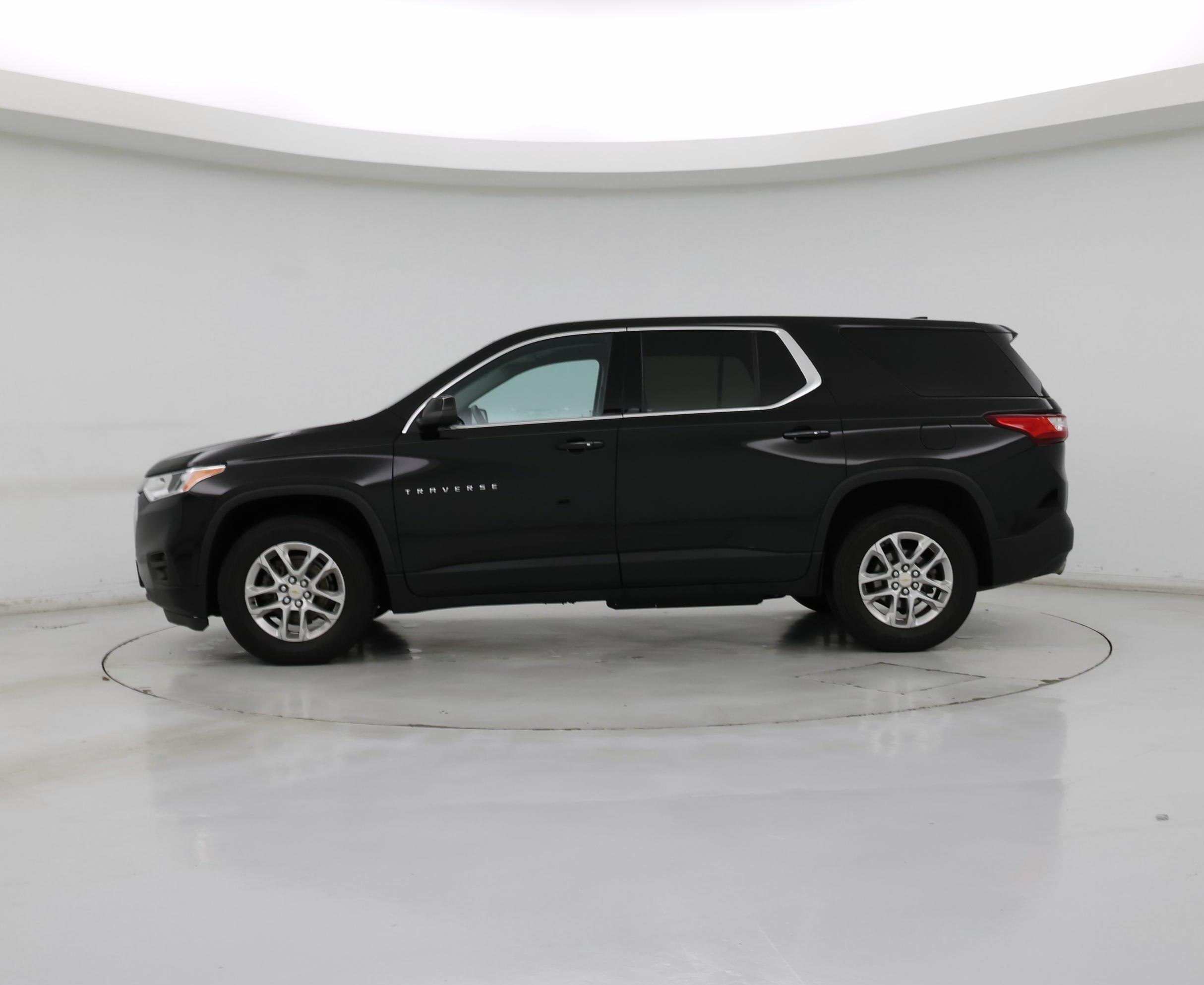 Thumbnail: 2021 Chevrolet Traverse - 3