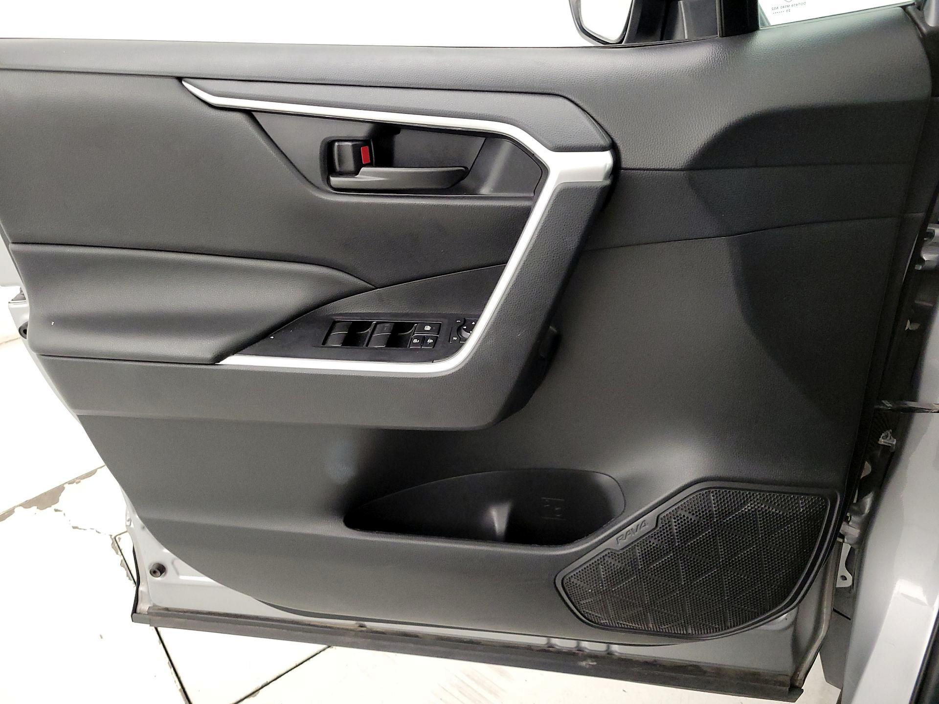 Thumbnail: 2024 Toyota RAV4 - 12