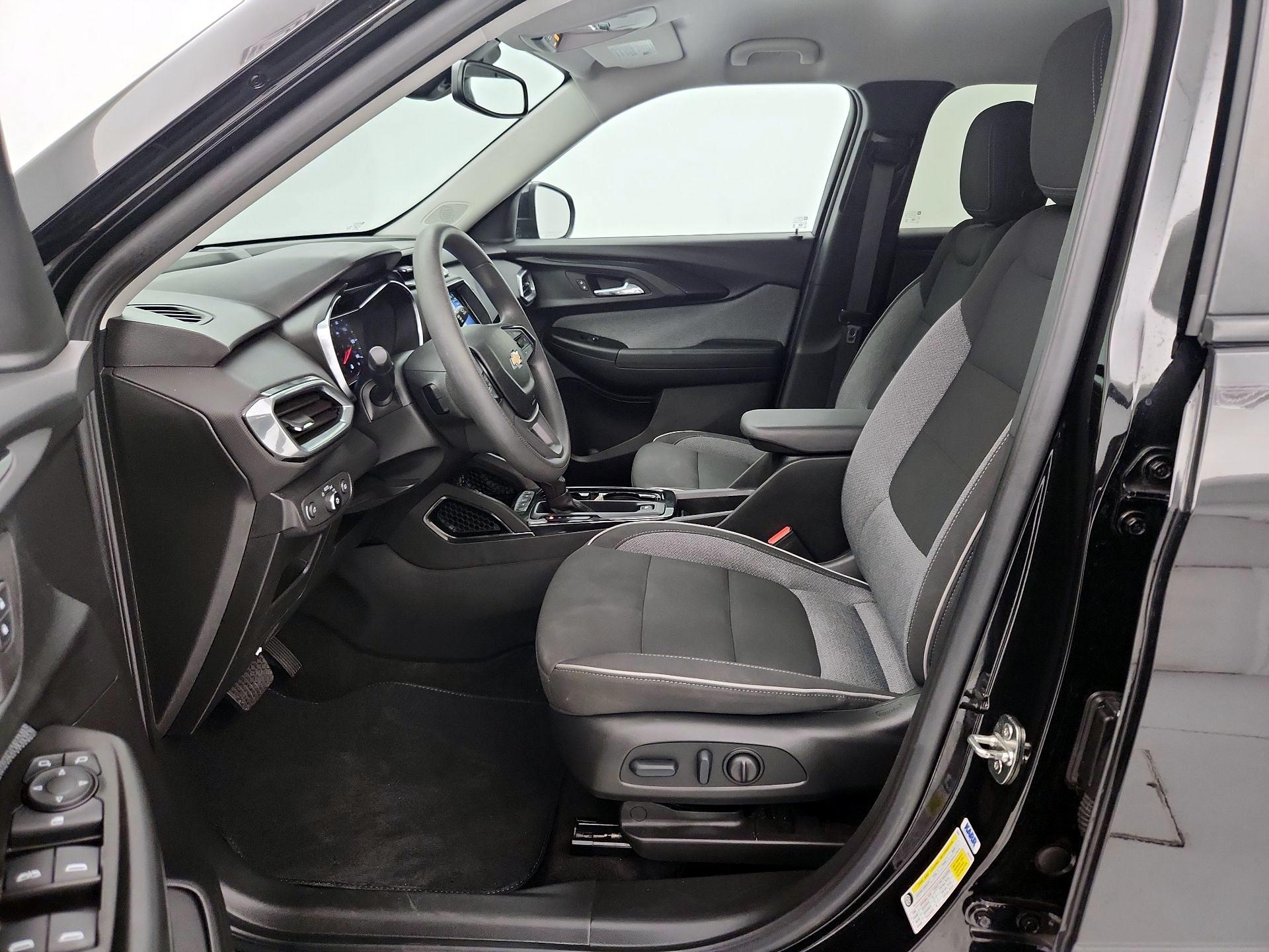 Thumbnail: 2023 Chevrolet TrailBlazer - 11