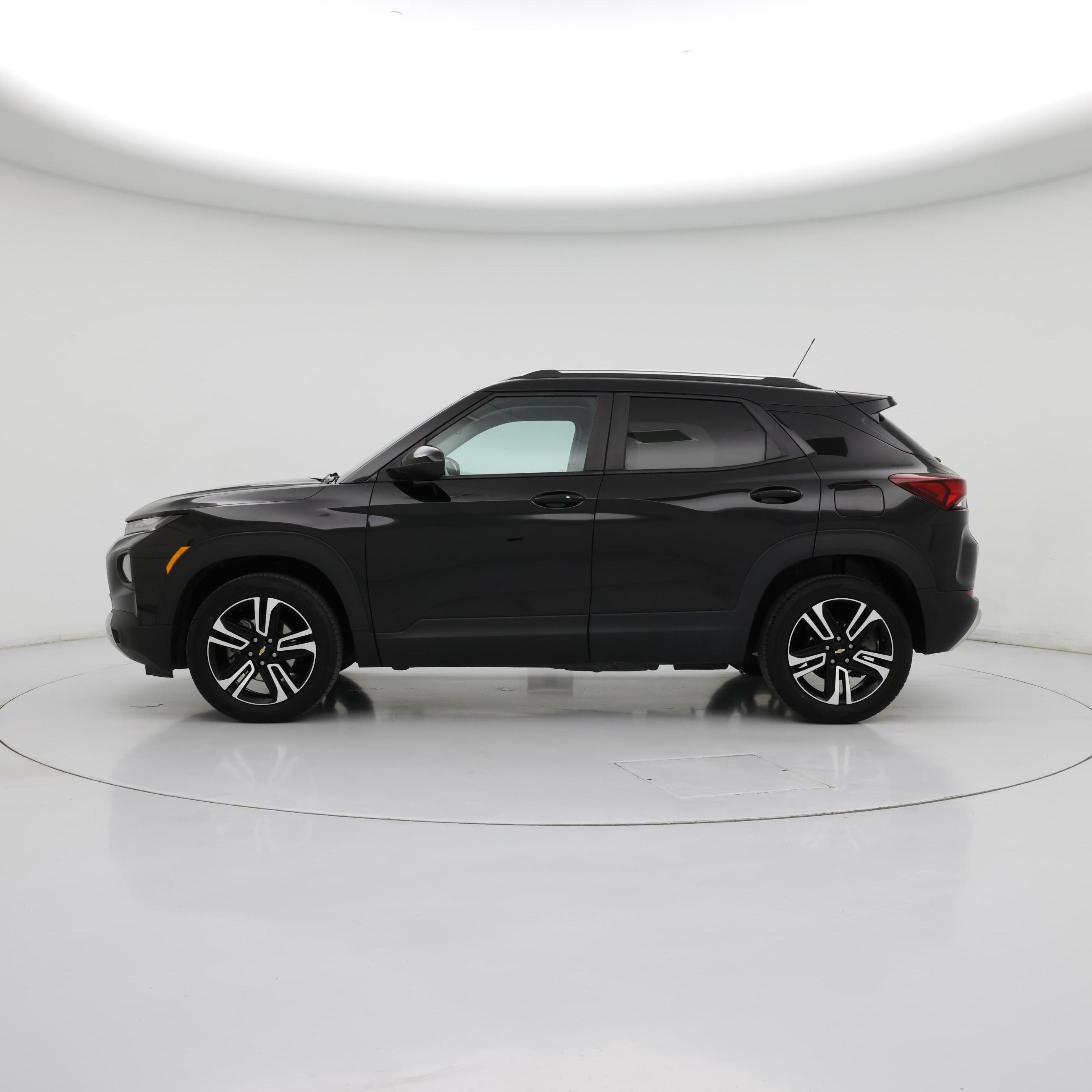 Thumbnail: 2023 Chevrolet TrailBlazer - 3