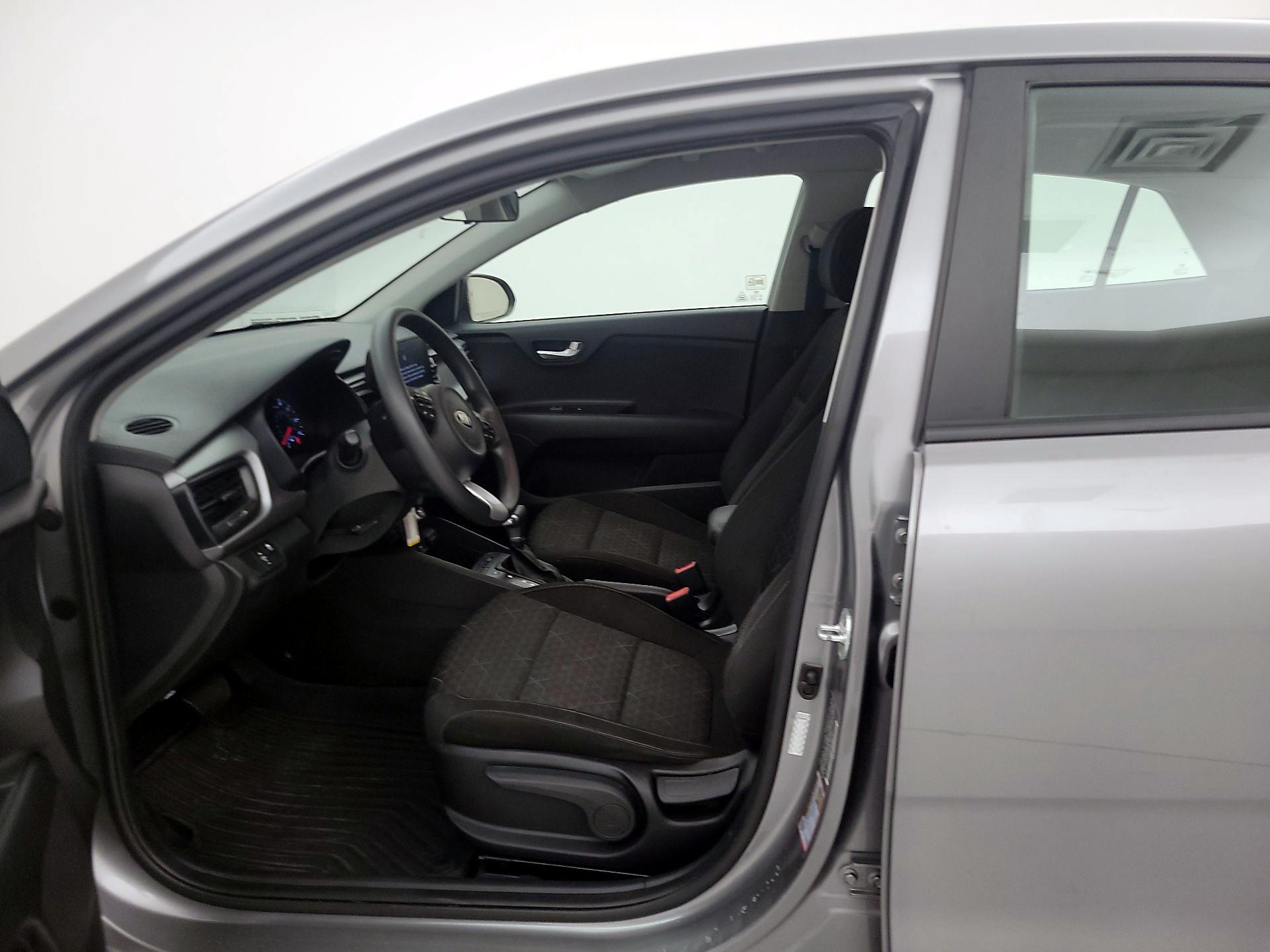 Thumbnail: 2021 Kia Rio - 11