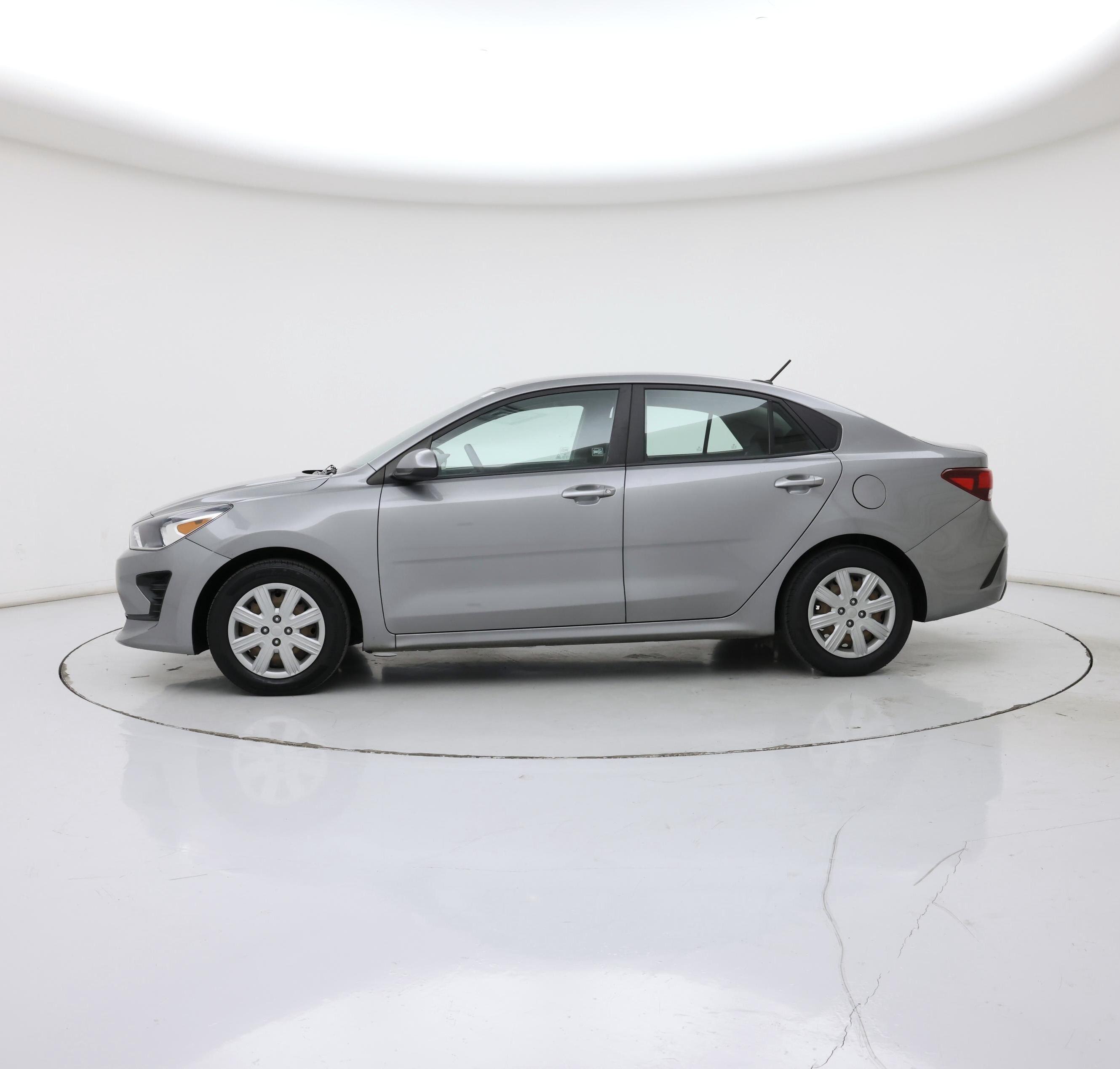 Thumbnail: 2021 Kia Rio - 3