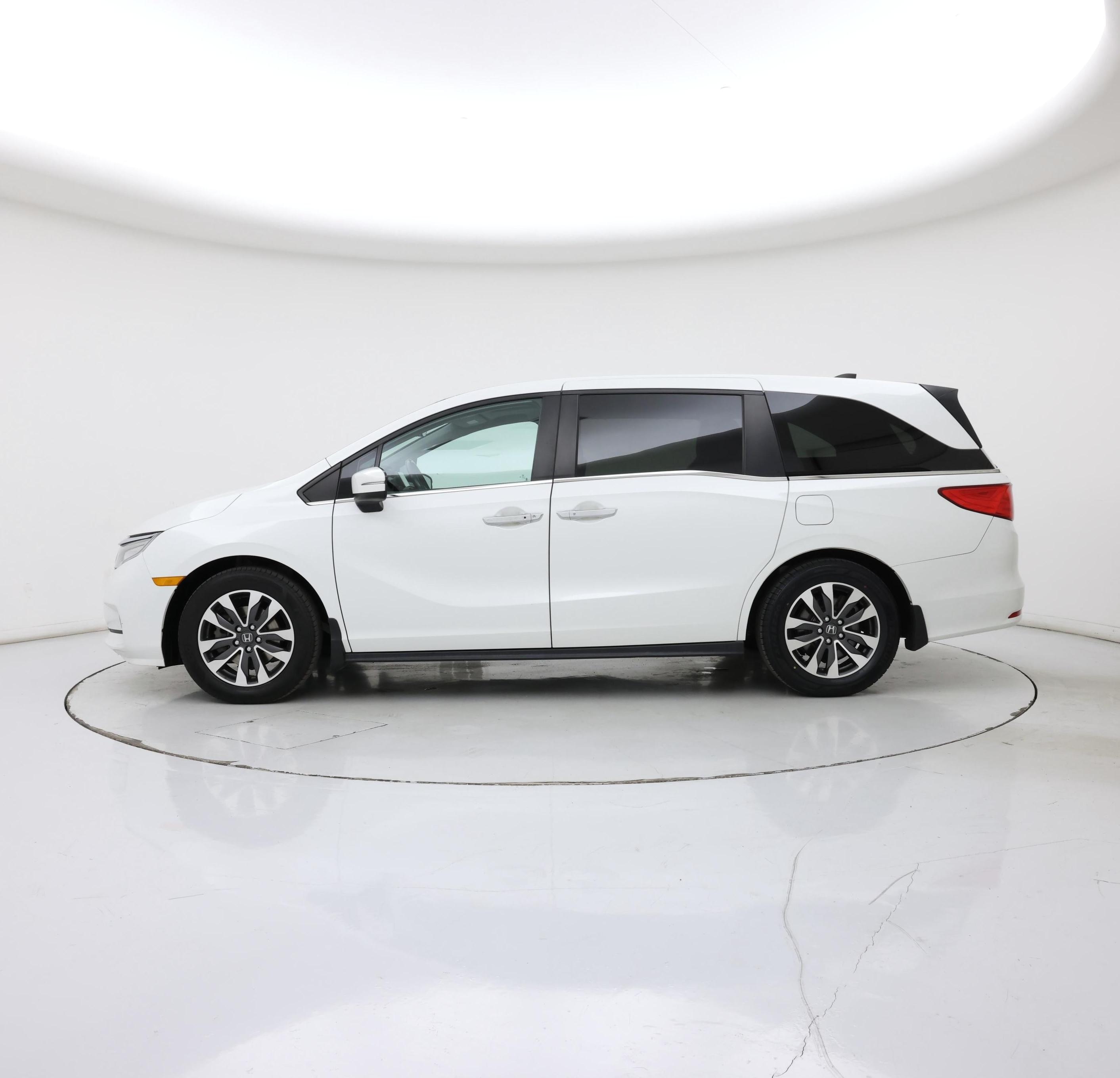 Thumbnail: 2022 Honda Odyssey - 3