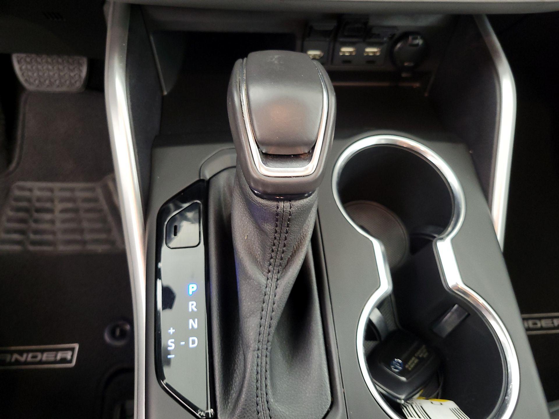 Thumbnail: 2021 Toyota Highlander - 17