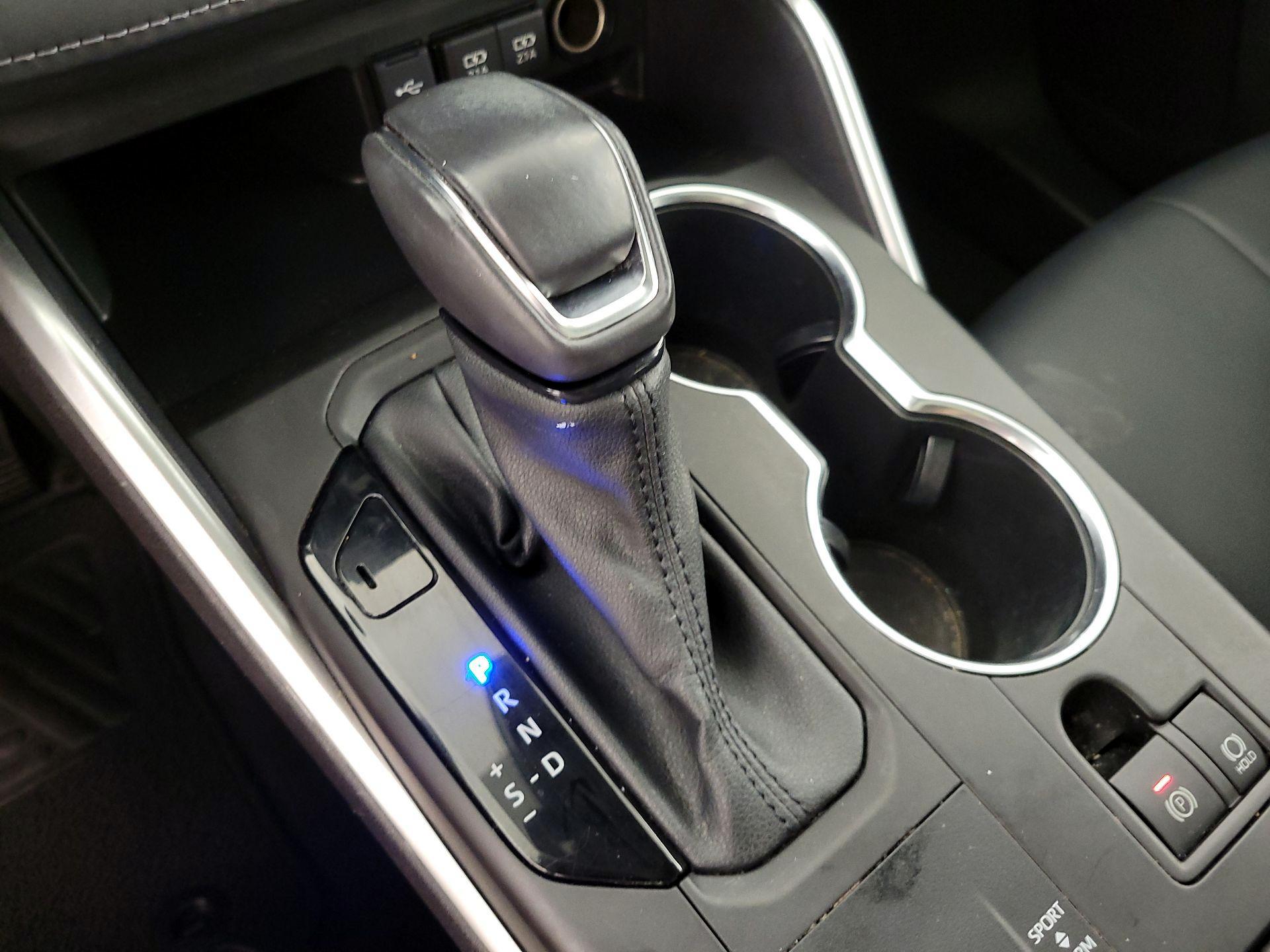 Thumbnail: 2021 Toyota Highlander - 17