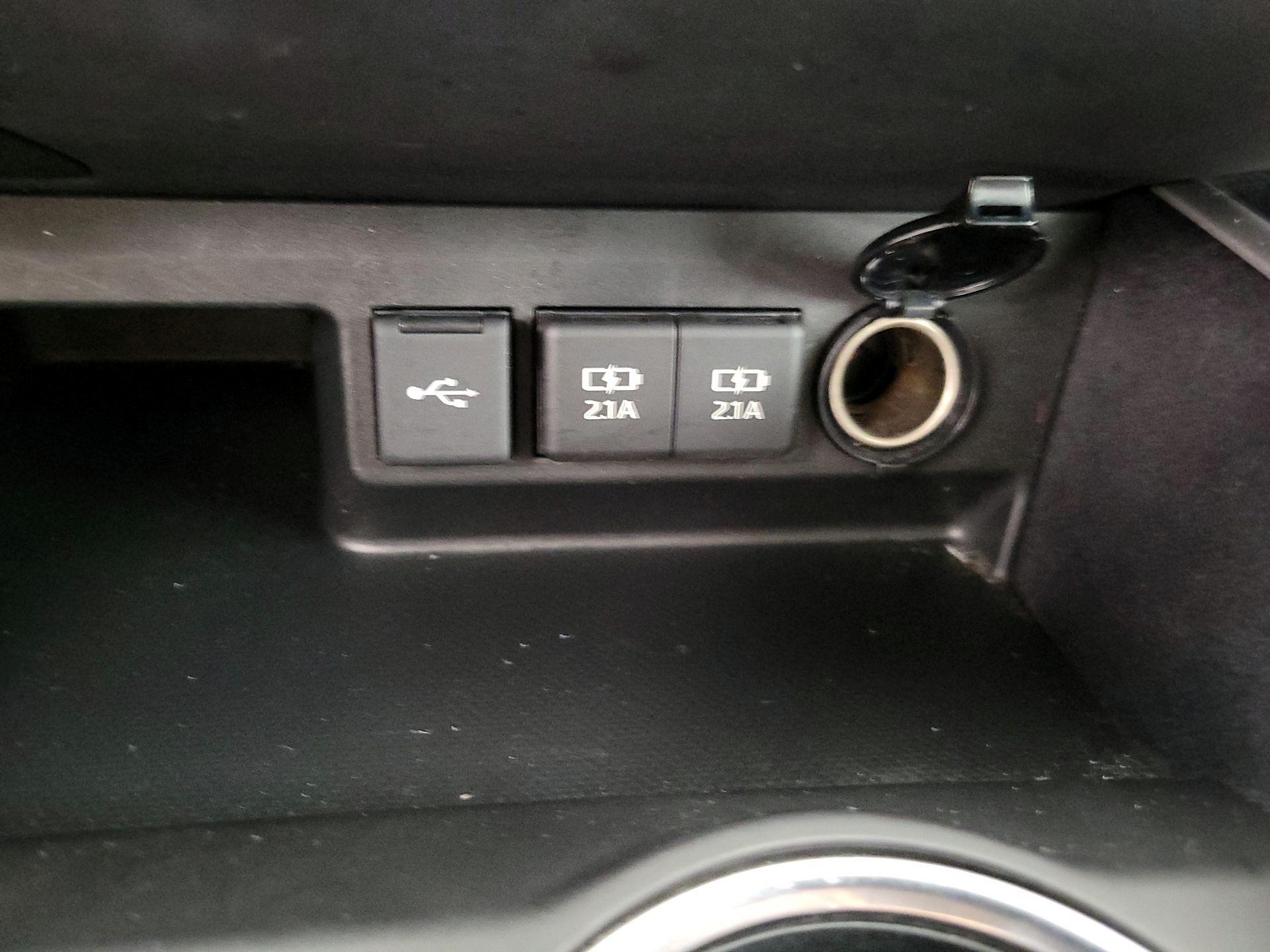 Thumbnail: 2021 Toyota Highlander - 18