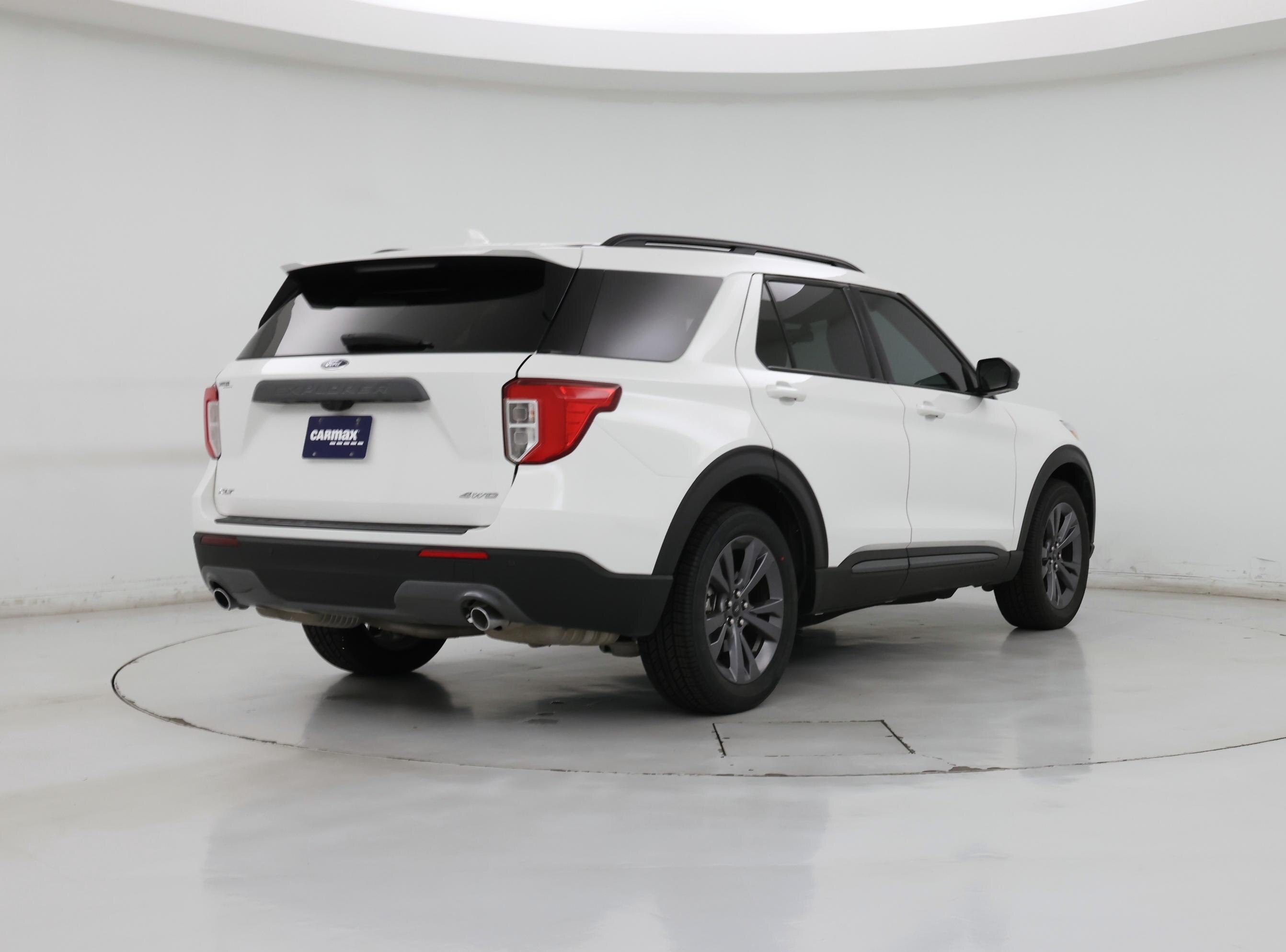Thumbnail: 2023 Ford Explorer - 8