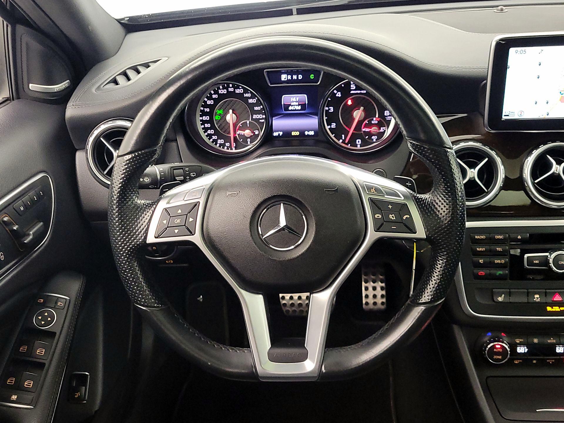 Thumbnail: 2015 Mercedes-Benz GLA - 10