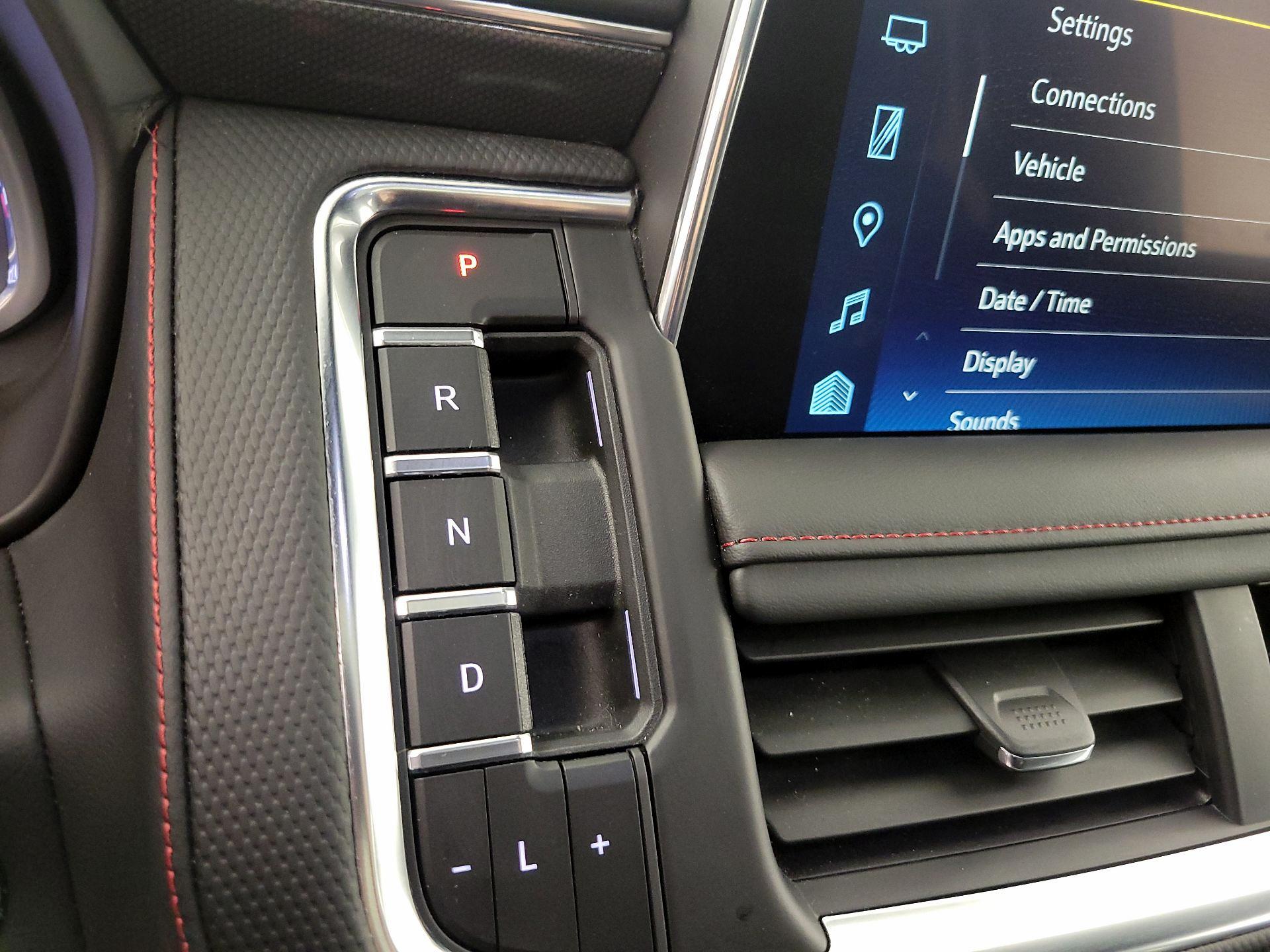 Thumbnail: 2023 Chevrolet Tahoe - 17