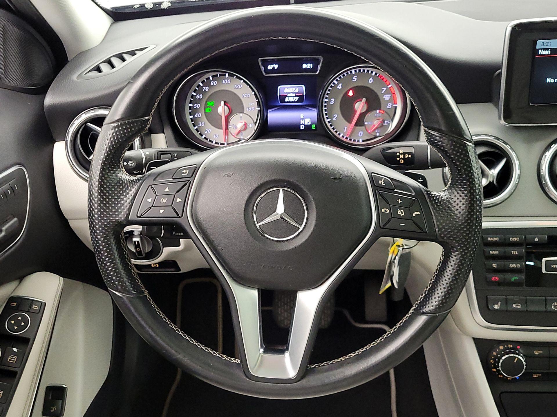 Thumbnail: 2015 Mercedes-Benz GLA - 10