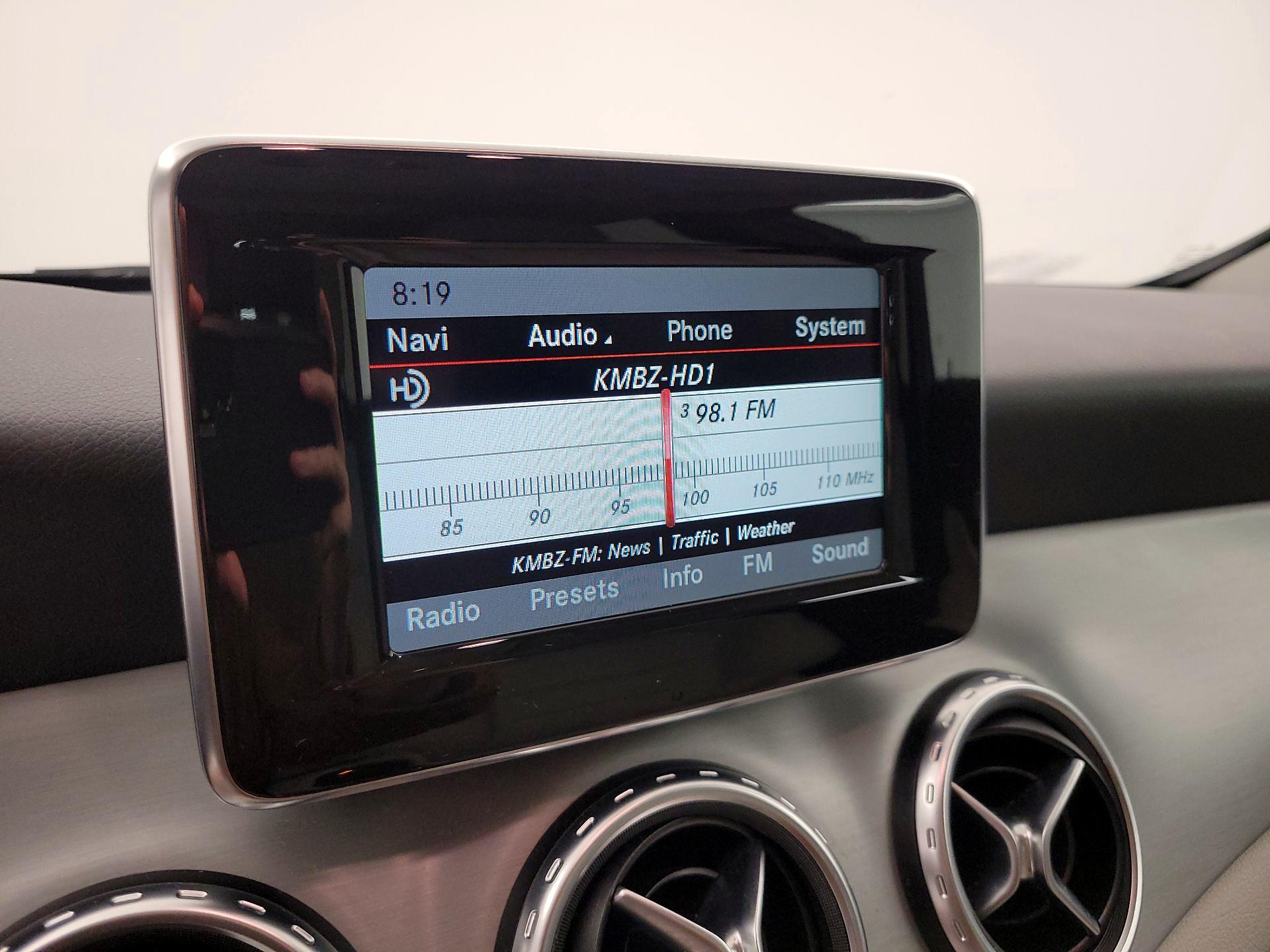 Thumbnail: 2015 Mercedes-Benz GLA - 14