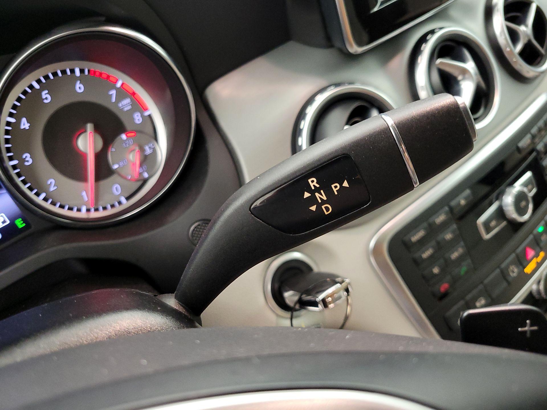 Thumbnail: 2015 Mercedes-Benz GLA - 16