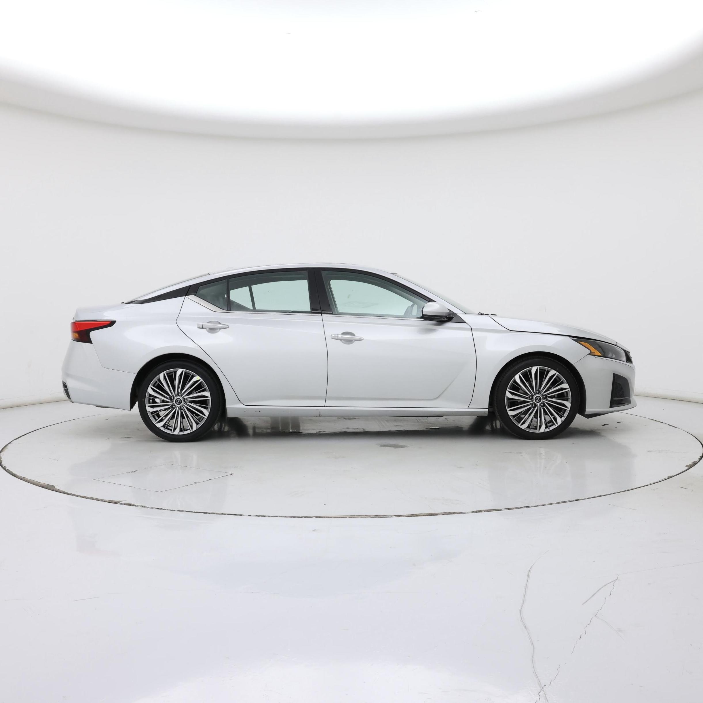 Thumbnail: 2023 Nissan Altima - 7