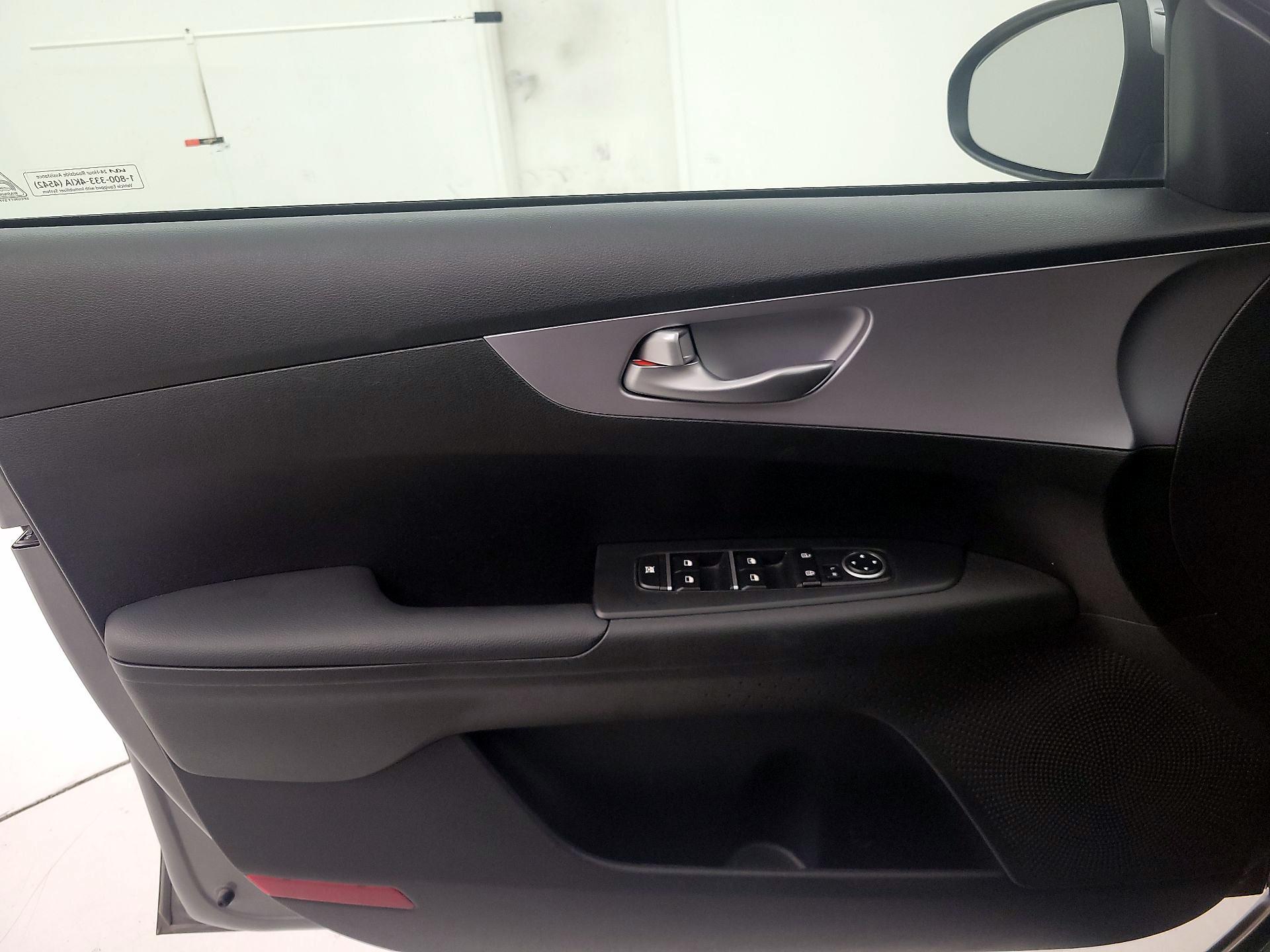 Thumbnail: 2024 Kia Forte - 12